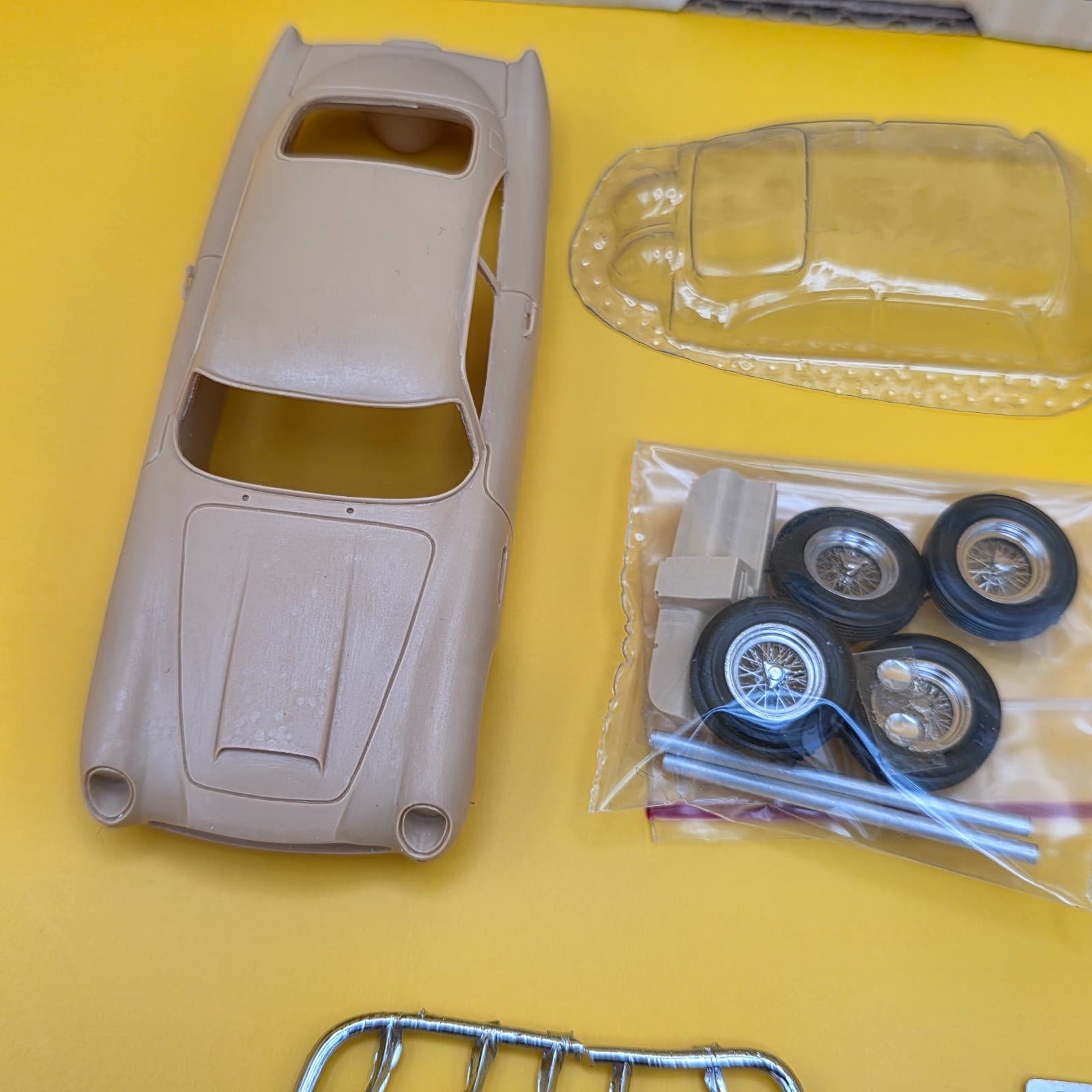 Provence Moulage 64 Aston Martin DB5 Coupe France Resin Model Car Kit 1:43 Scale - Thumbnail 4