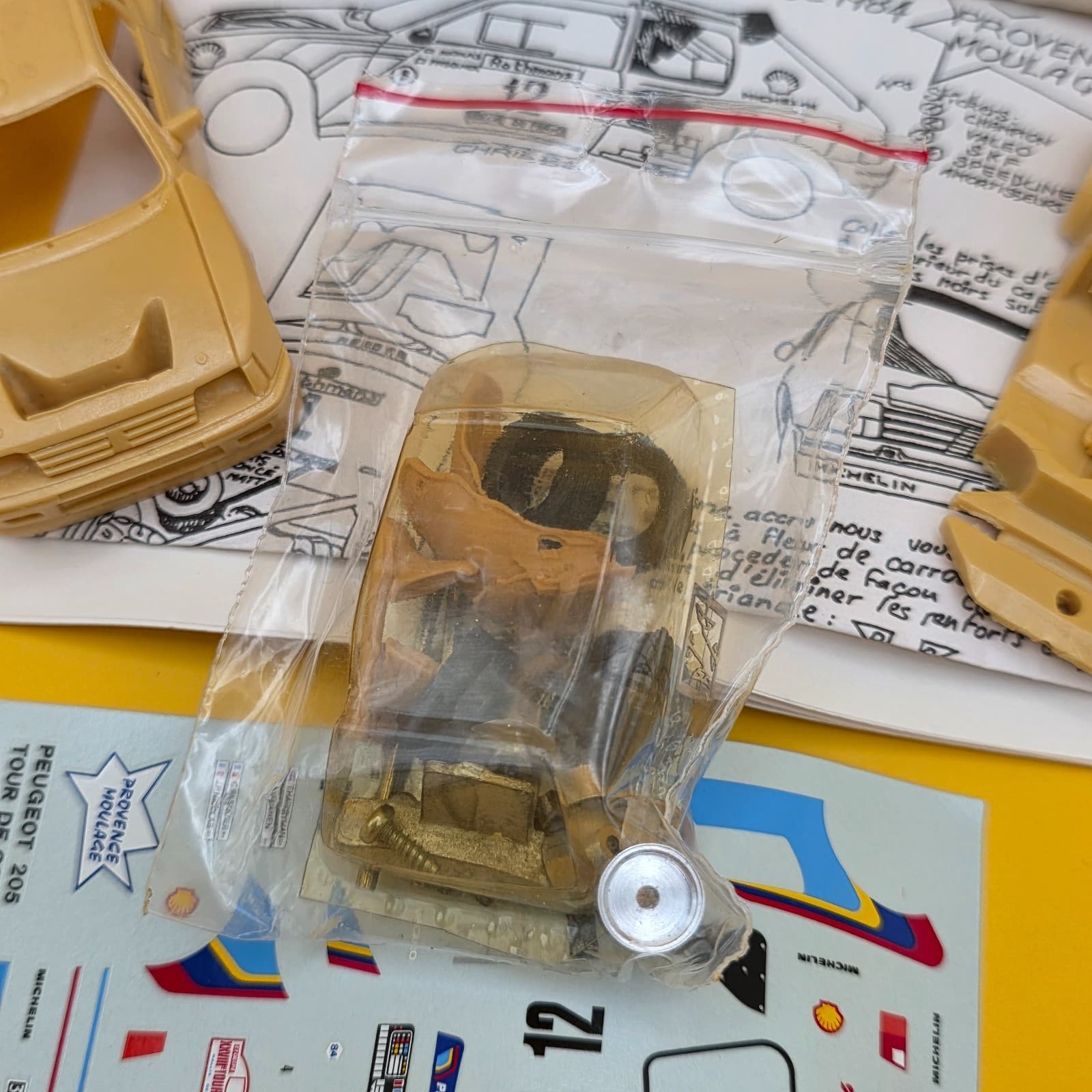 Provence Moulage Kit à Monter 1/43 - Peugeot 205 T16 Rallye RAC 1000 Lacs 1984 - Thumbnail 3