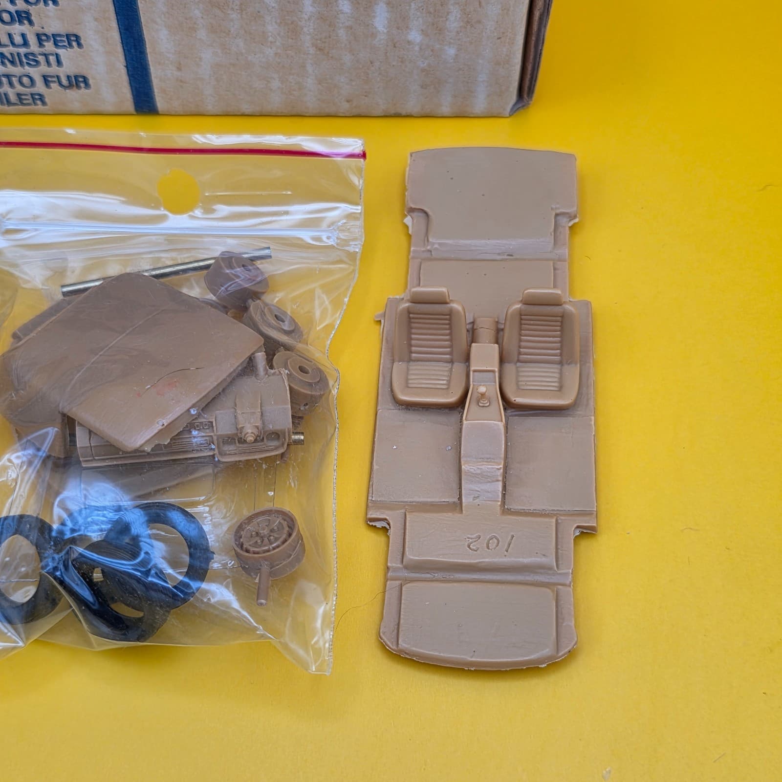Provence Moulage 1/43 Scale Kit K0403D - Jaguar X JS Cab - Thumbnail 4