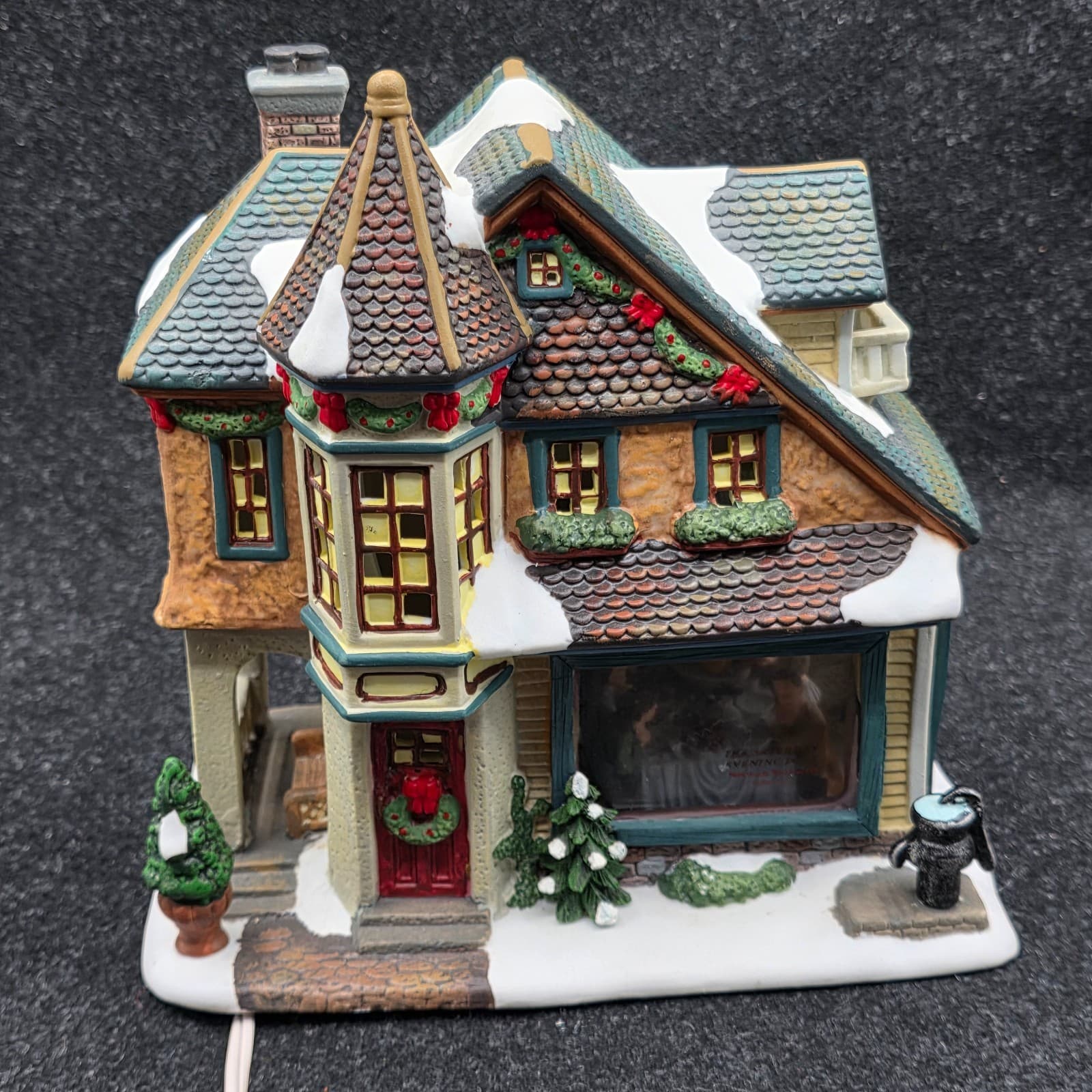 Norman Rockwell "Freedom From Want” Porcelain Christmas House Lighted Box - Thumbnail 8