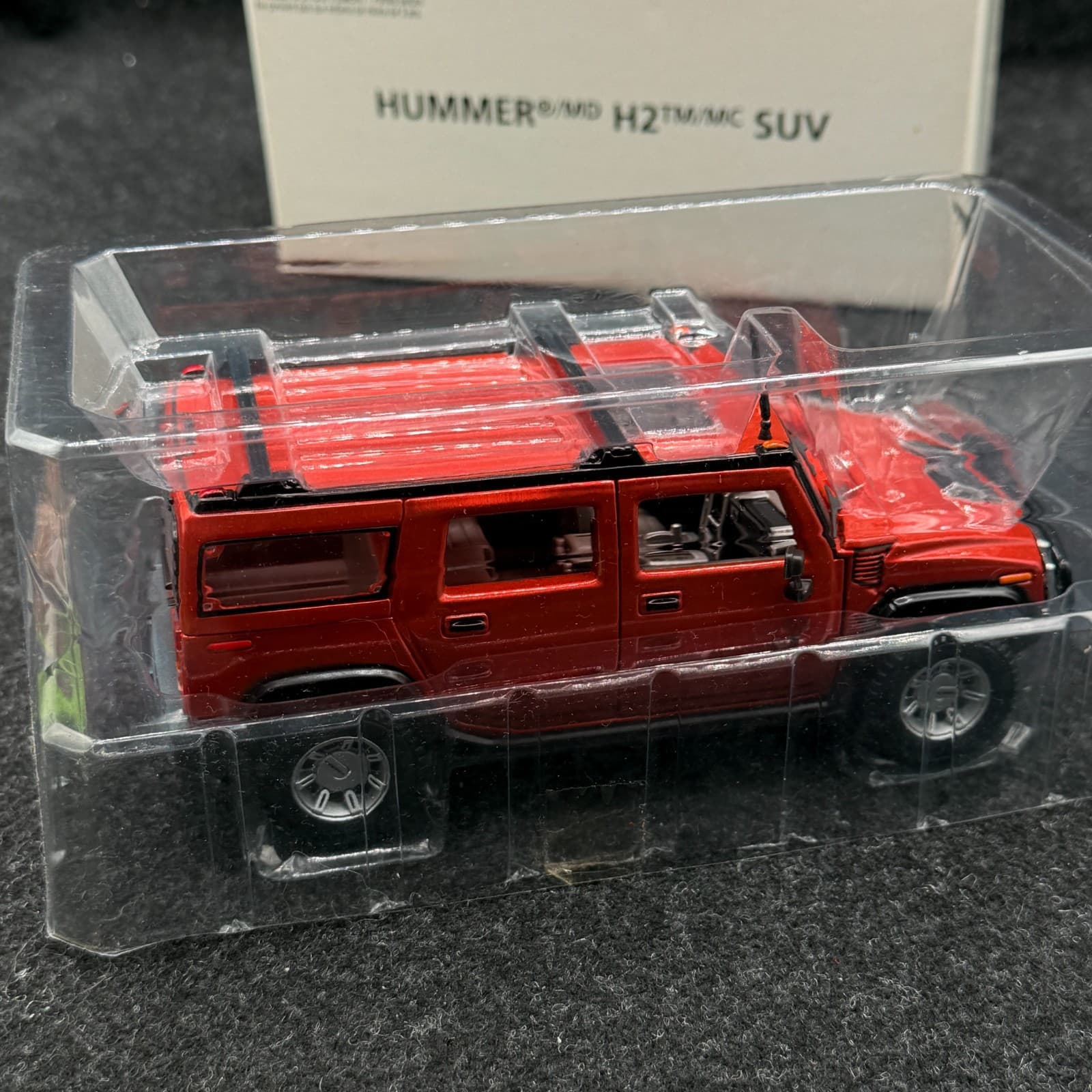 Maisto 2005 Hummer H2 SUV GM Diecast 1:27 Scale New With BOX - Thumbnail 5