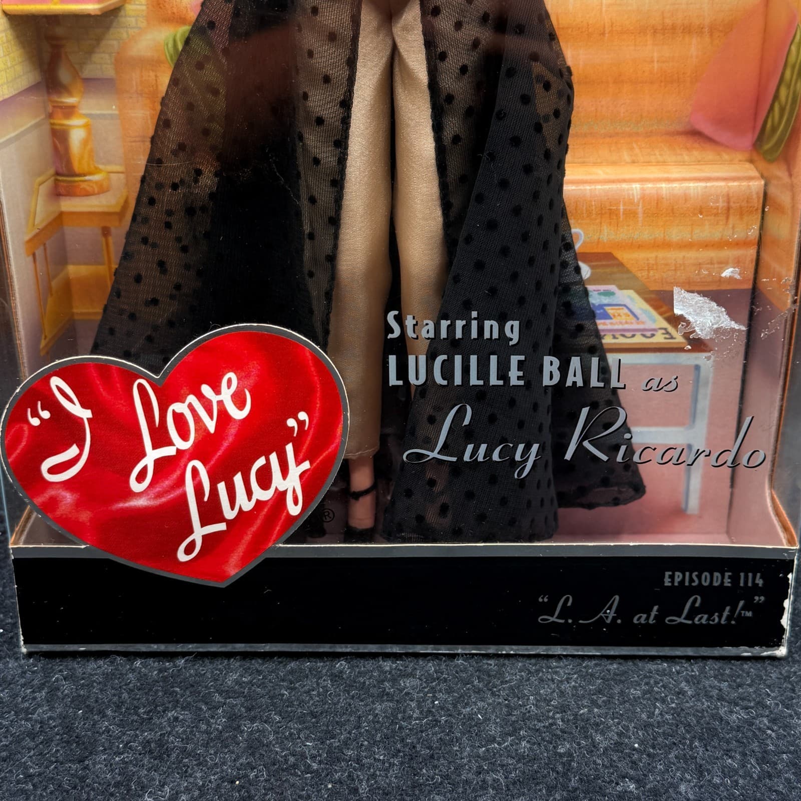 Mattel "I Love Lucy" L.A. At Last Episode 114 Lucille Ball 2002 Collector's Doll - Thumbnail 3