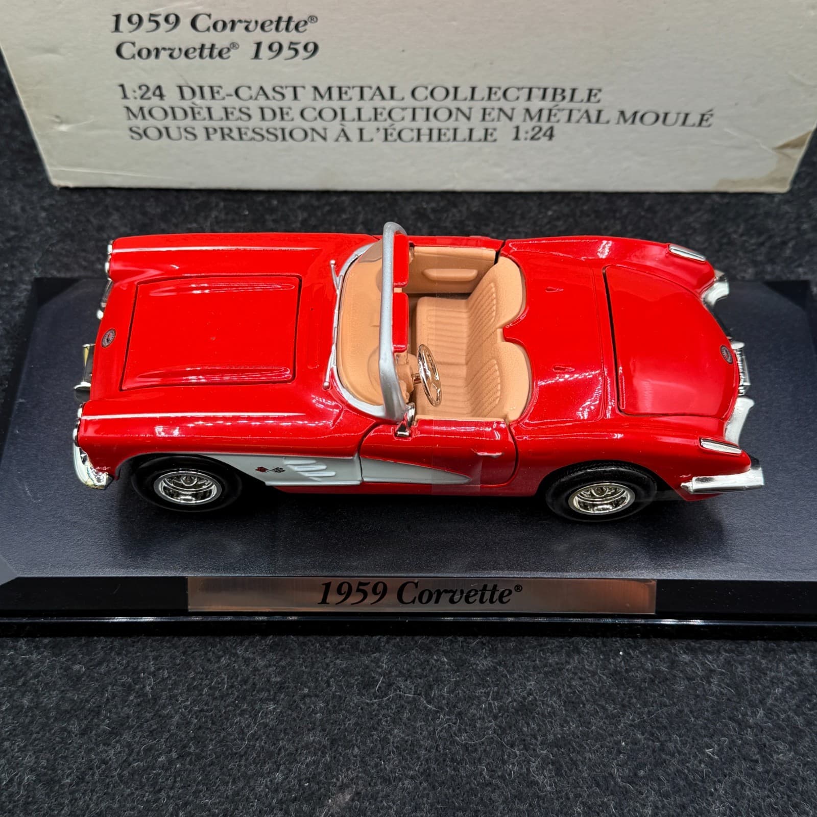 MotorMax 1959 Corvette Red Die-cast Metal Model car 1:24 New Collectible Car - Thumbnail 4