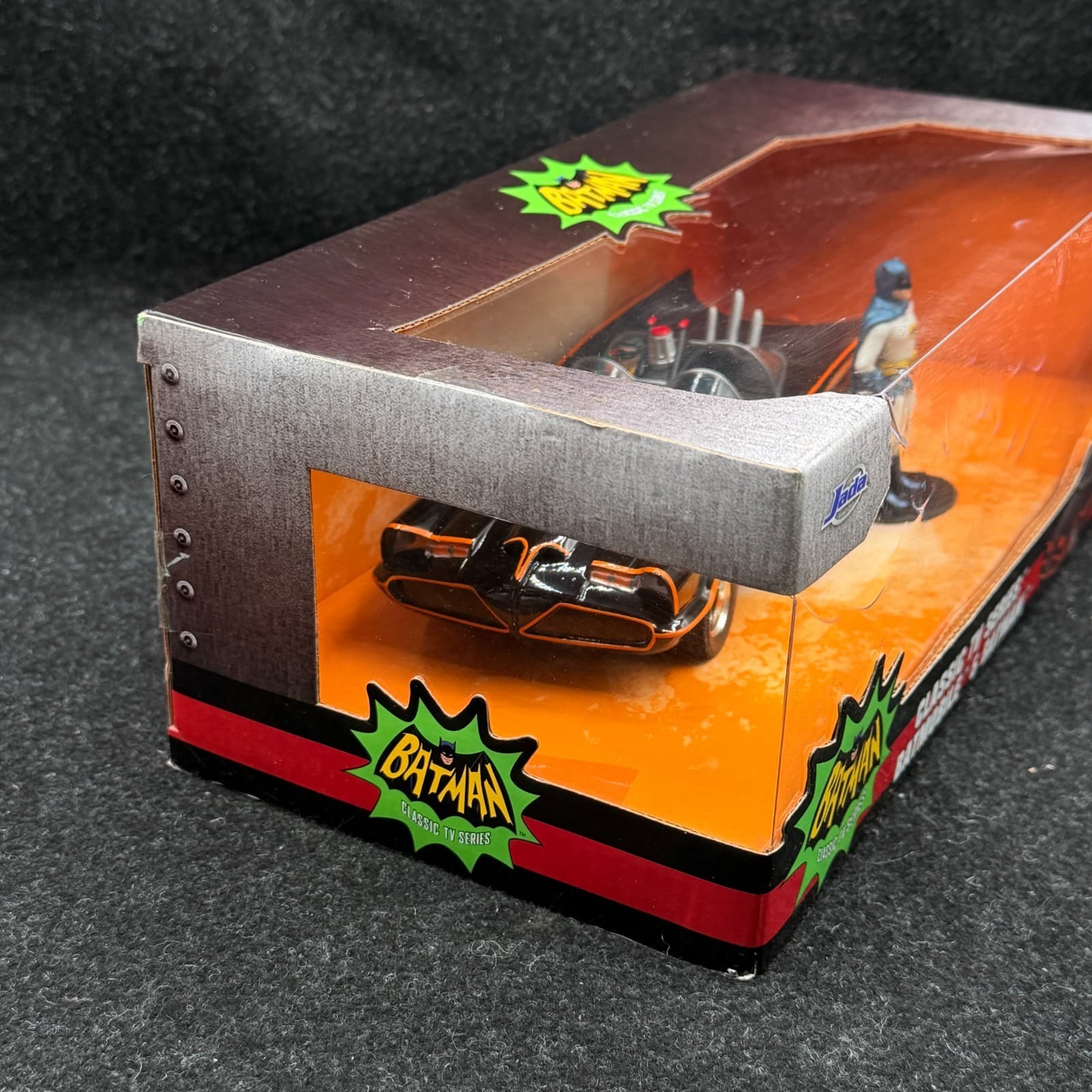 Jada Batman Classic TV Series Batmobile and Batman 1/24 (H) - Thumbnail 5