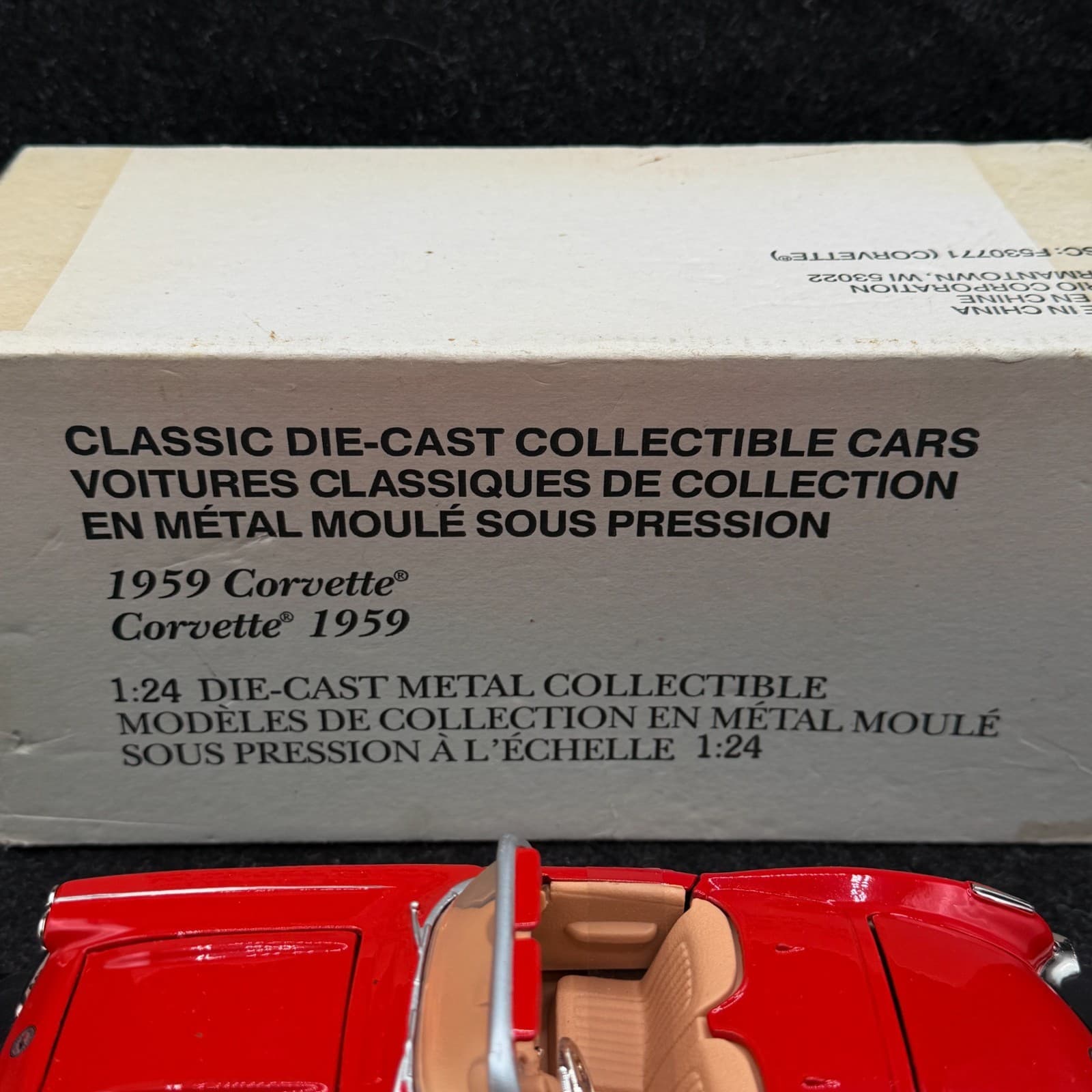 MotorMax 1959 Corvette Red Die-cast Metal Model car 1:24 New Collectible Car - Thumbnail 2
