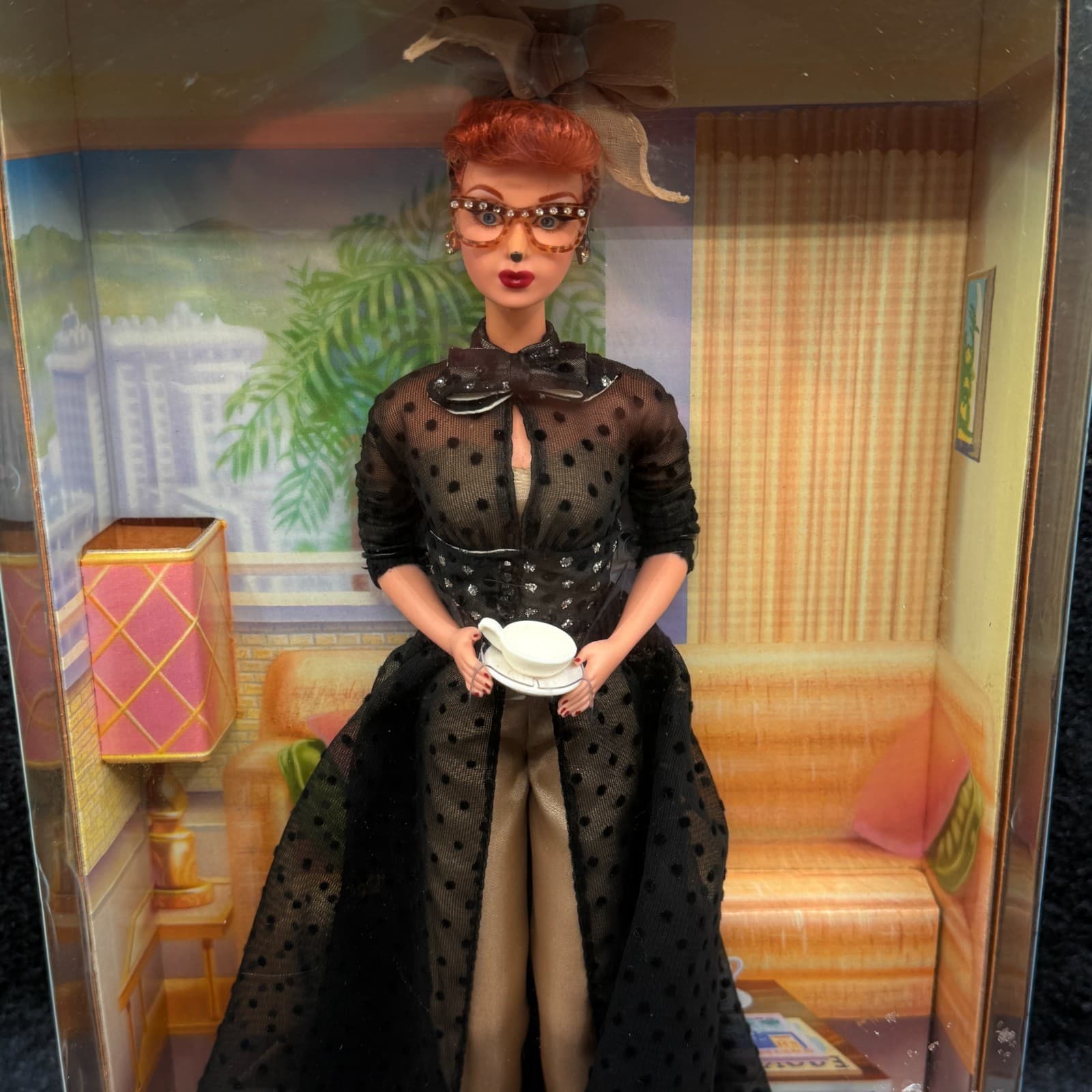 Mattel "I Love Lucy" L.A. At Last Episode 114 Lucille Ball 2002 Collector's Doll - Thumbnail 2