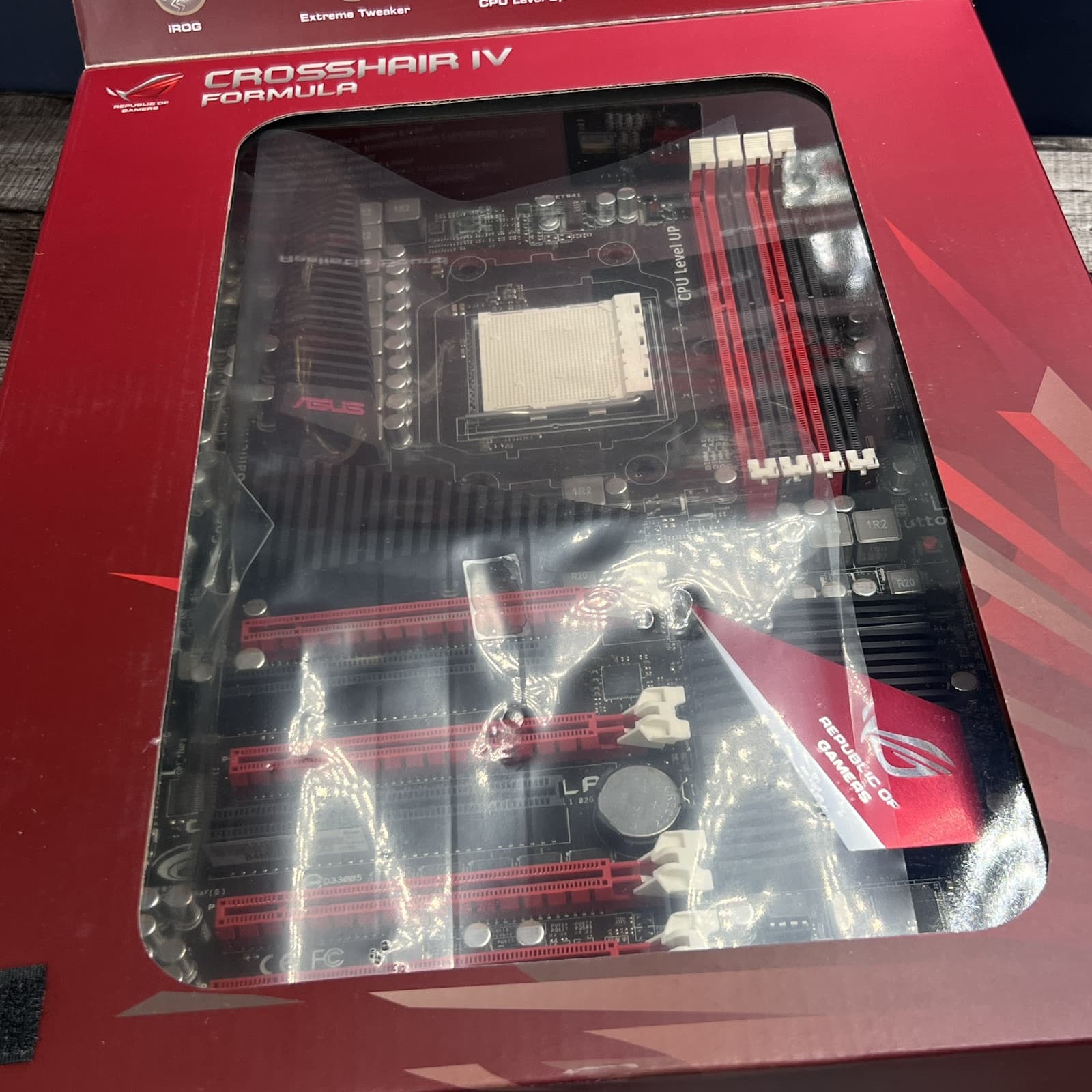Asus Crosshair IV Formula Motherboard AMD 890FX DDR3 Phenom 2 Athlon x4 - Thumbnail 5