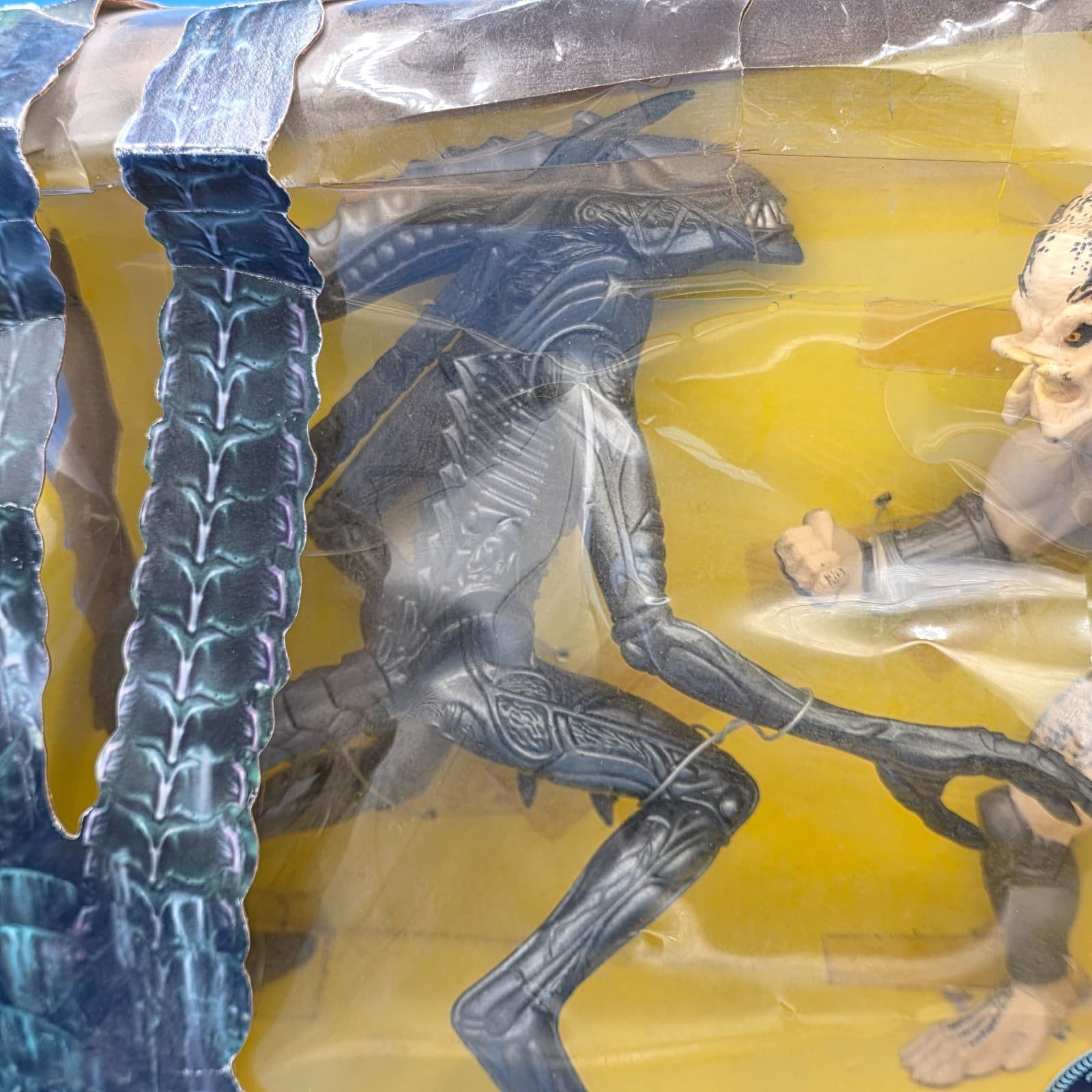 Aliens vs Predator "The Ultimate Battle" 1996 10th Aniversary Hasbro Kenner NIB - Thumbnail 4