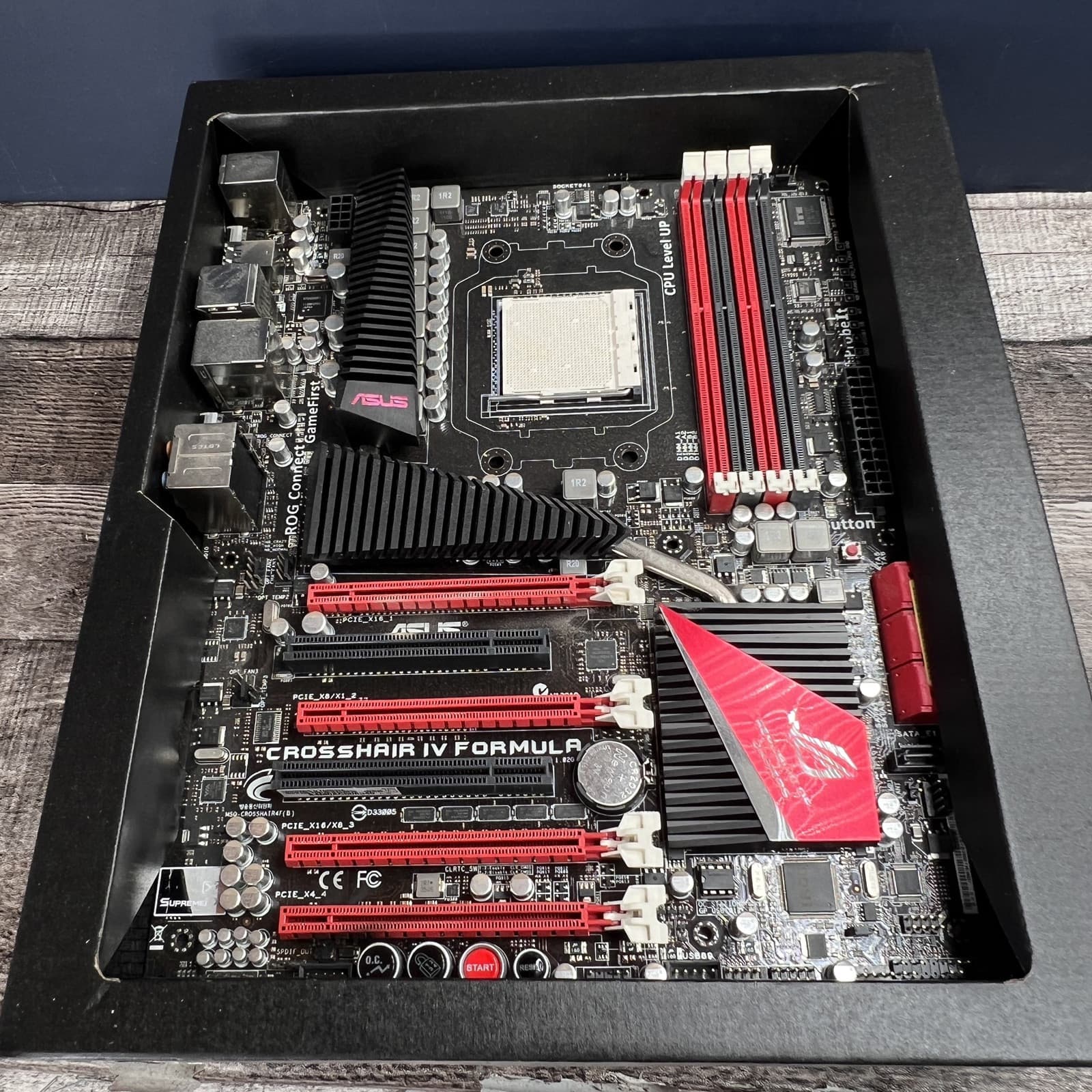 Asus Crosshair IV Formula Motherboard AMD 890FX DDR3 Phenom 2 Athlon x4 - Thumbnail 12