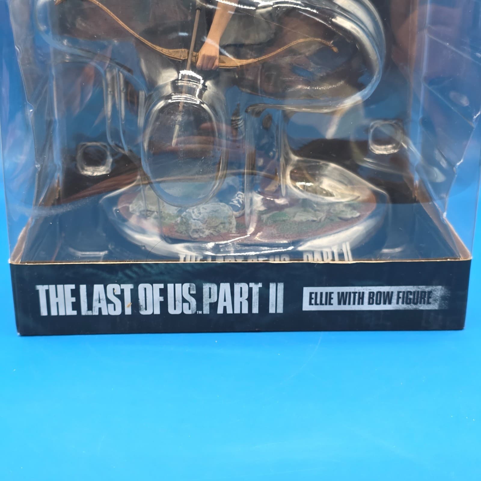 The Last of Us Part II 2 Ellie with Bow Figure Statue 8" Dark Horse NEW sealed - Thumbnail 2