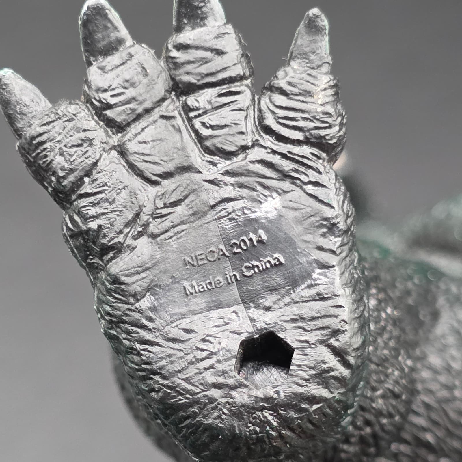 NECA 2014 Godzilla Figure TM & Co Toho WBE 6.5" Tall - Thumbnail 5