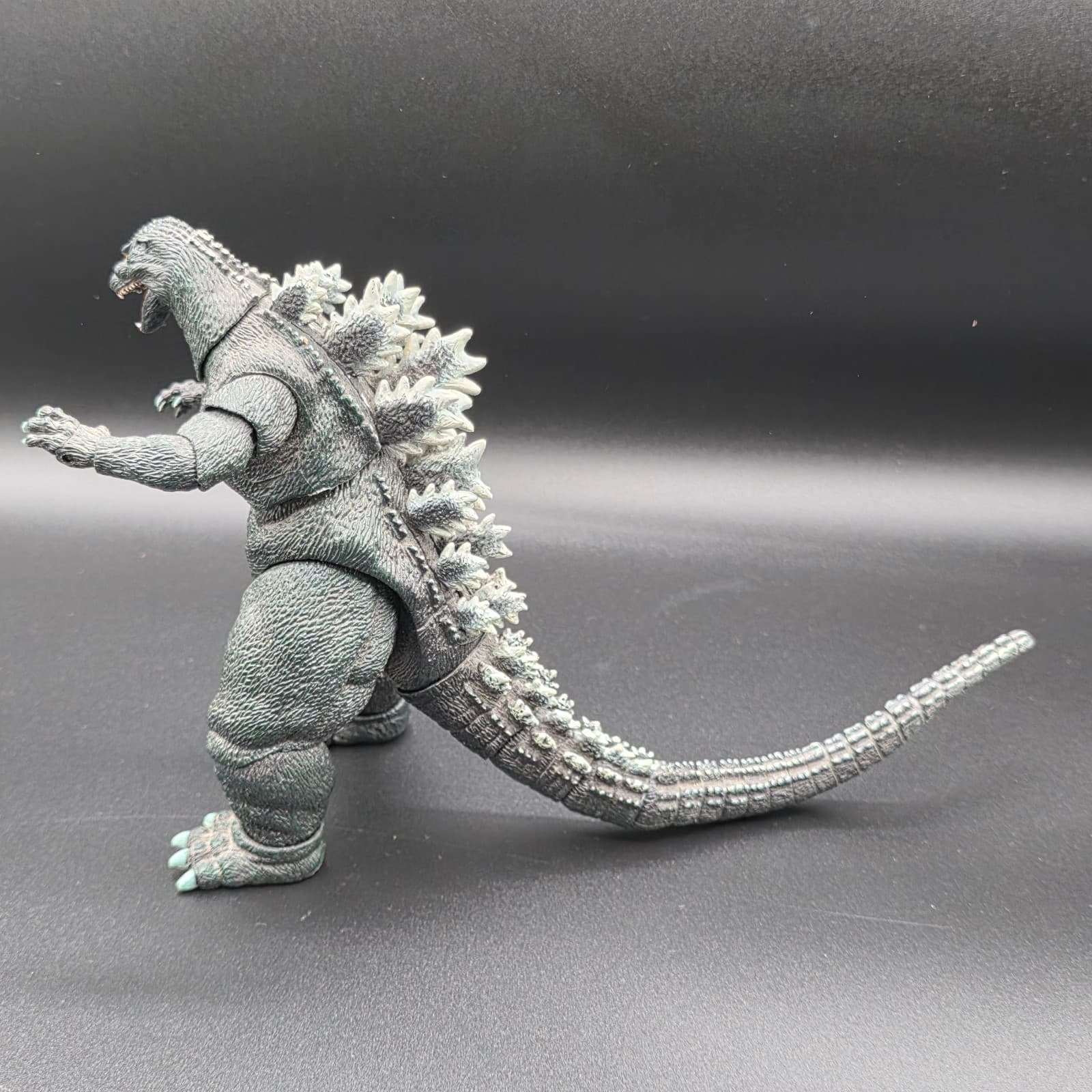 NECA 2014 Godzilla Figure TM & Co Toho WBE 6.5" Tall - Thumbnail 8