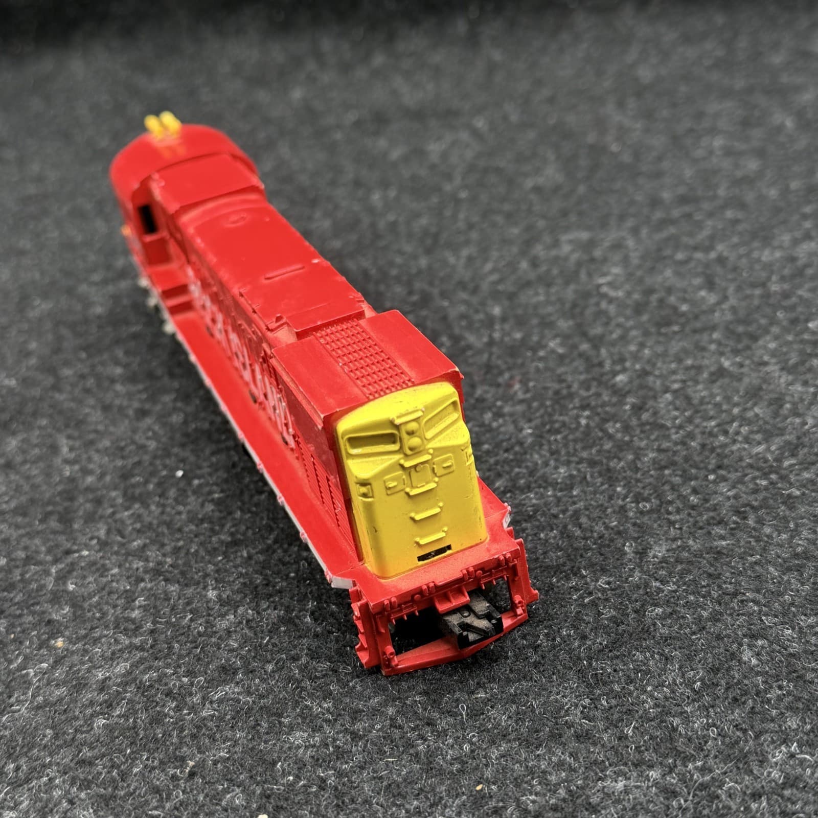 TYCO HO POWERED ROCK ISLAND ALCO CENTURY 430 4301 DIESEL LOCOMOTIVE - ROAD# 4301 - Thumbnail 6
