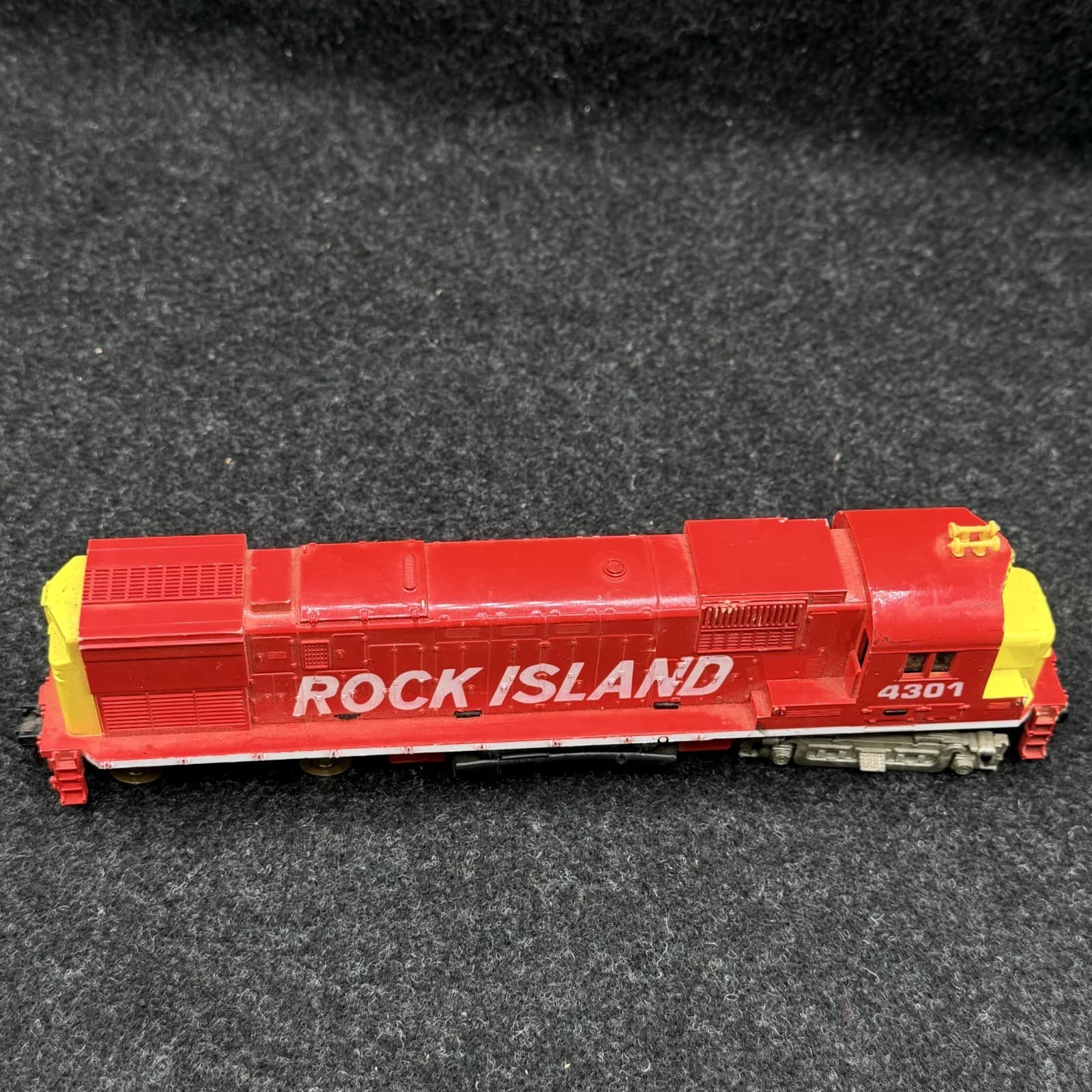 TYCO HO POWERED ROCK ISLAND ALCO CENTURY 430 4301 DIESEL LOCOMOTIVE - ROAD# 4301 - Thumbnail 3