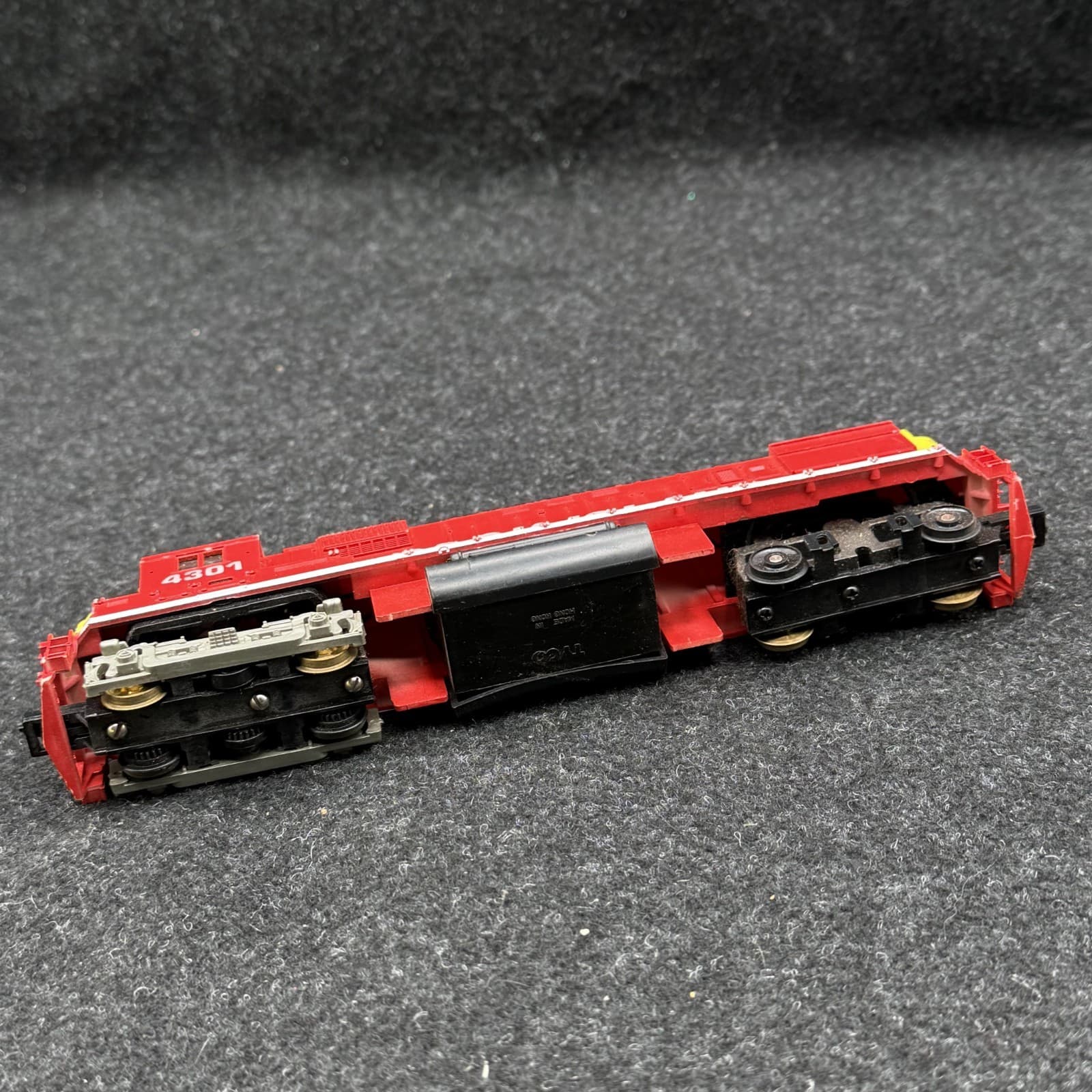 TYCO HO POWERED ROCK ISLAND ALCO CENTURY 430 4301 DIESEL LOCOMOTIVE - ROAD# 4301 - Thumbnail 7