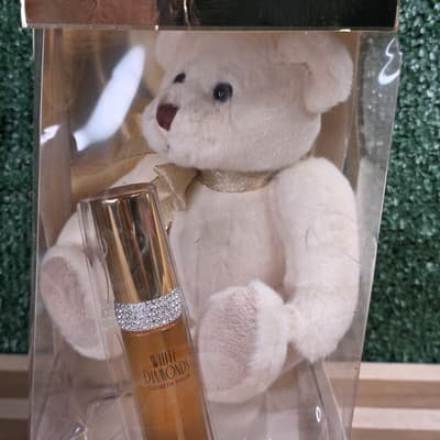 White Diamonds by Elizabeth Taylor 5Fl oz Eau de Toilette Spray w/a White Teddy! - Thumbnail 3