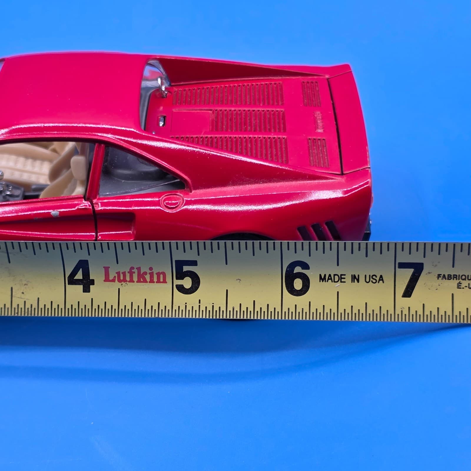 Burago Diecast Red Ferrari GTO 1984 Made in Italy 1:24 BBurago #0172 - Thumbnail 2