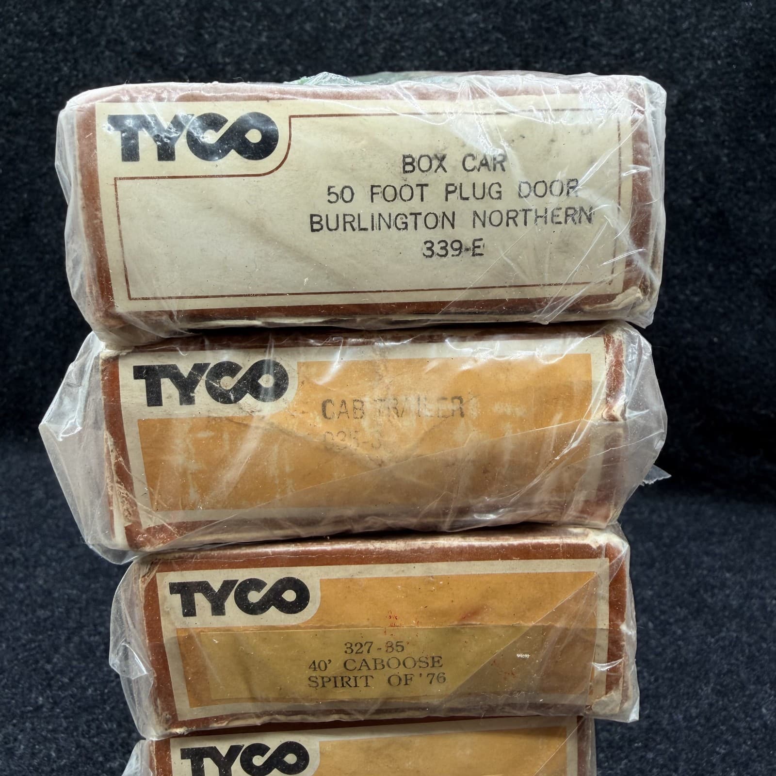 Lot of 8 Vintage Tyco HO Scale Train Cars In Boxes - Thumbnail 8