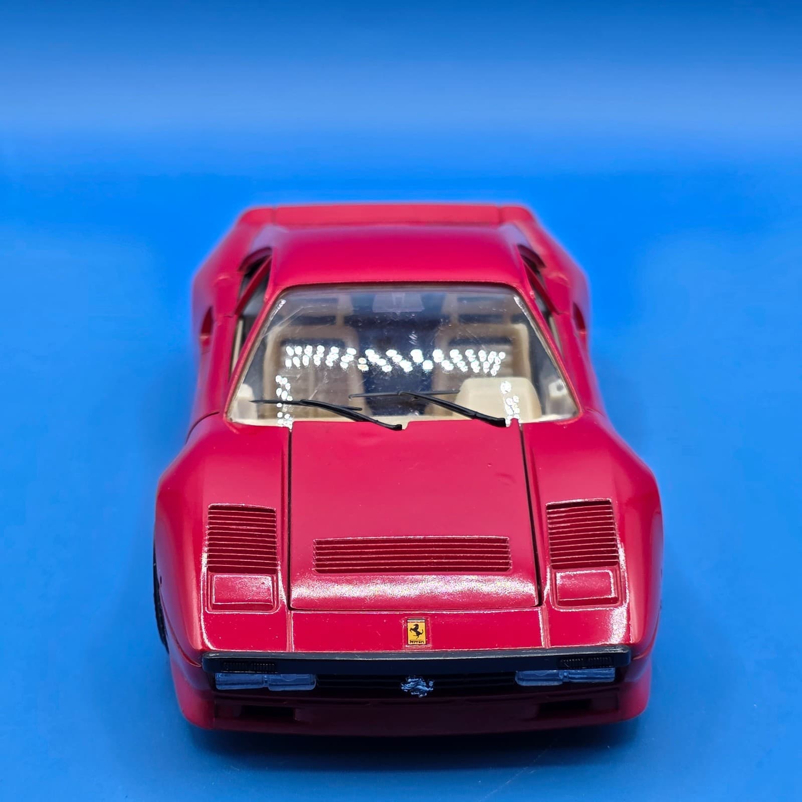 Burago Diecast Red Ferrari GTO 1984 Made in Italy 1:24 BBurago #0172 - Thumbnail 11