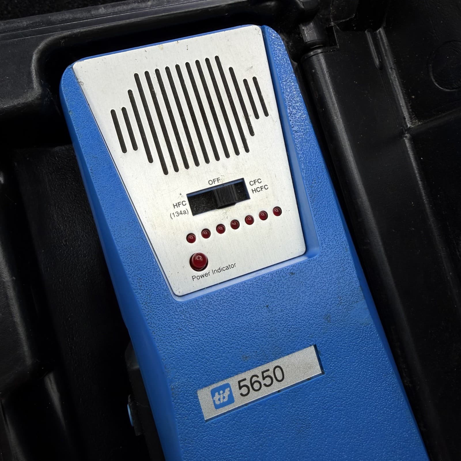 TIF Professional Automatic Halogen Leak Detector w/ Case (TIF5650) Made in USA - Thumbnail 5