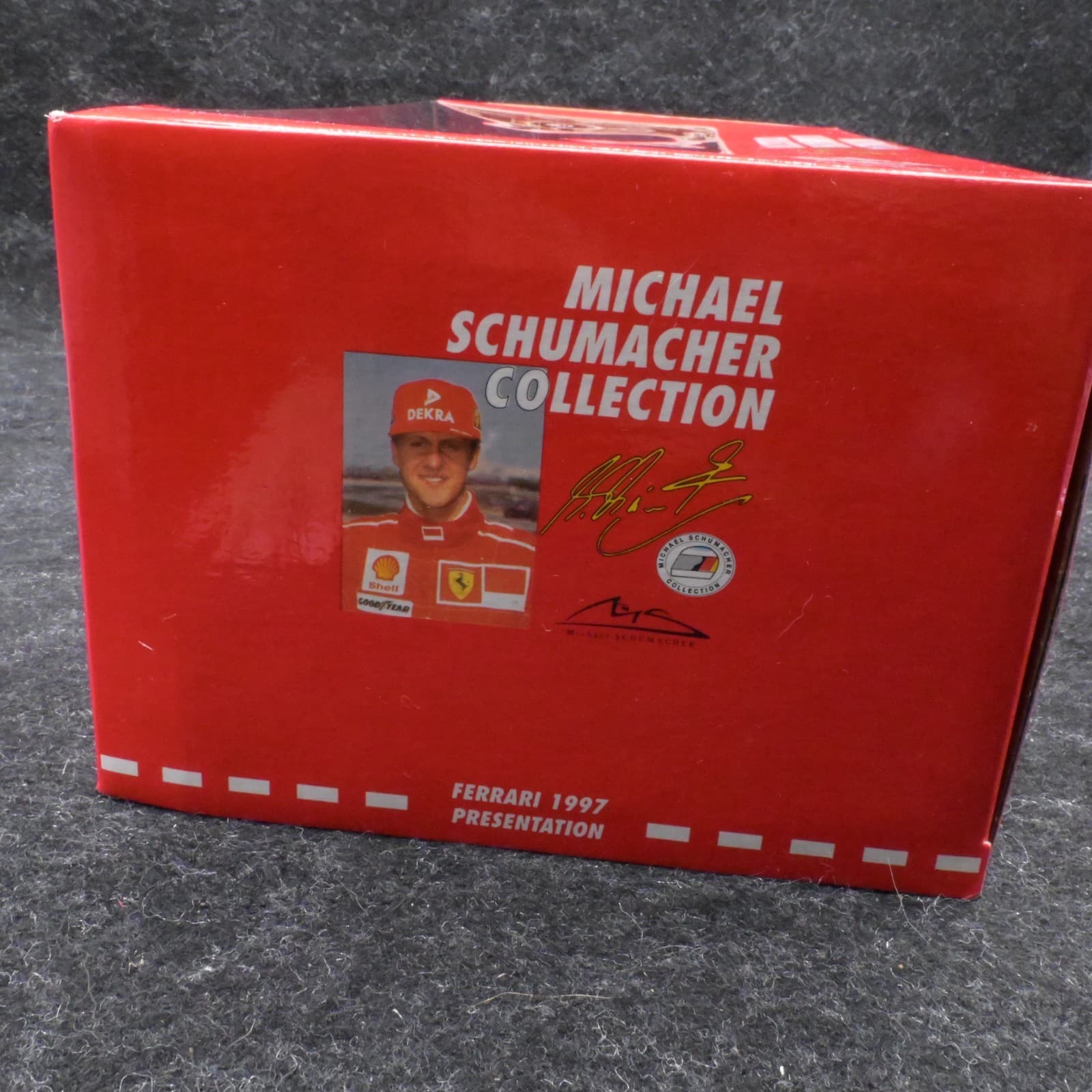 Paul’s Model Art Ferrari F310B 1/18 Michael Schumacher Collection 1997 - Thumbnail 8