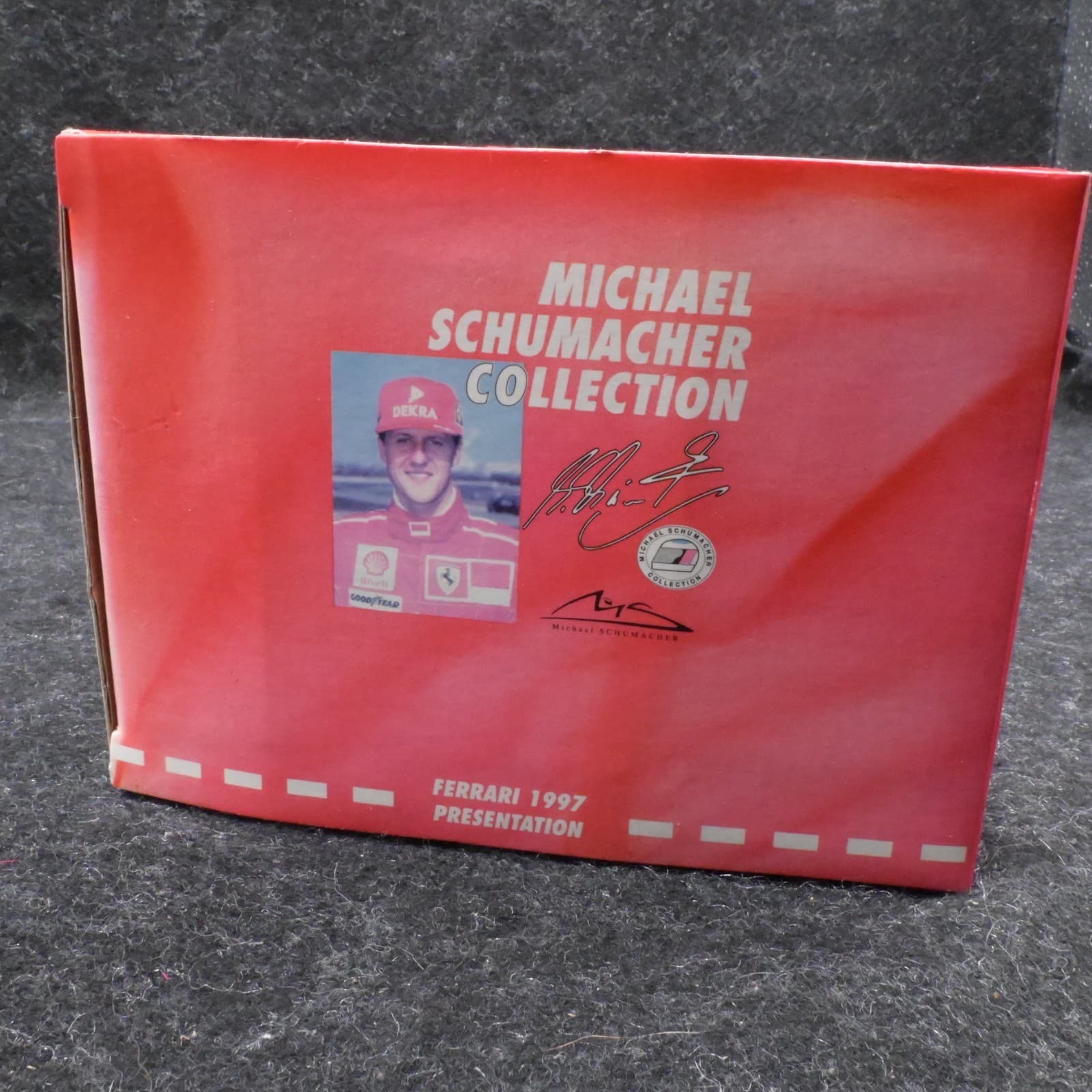 Paul’s Model Art Ferrari F310B 1/18 Michael Schumacher Collection 1997 - Thumbnail 6