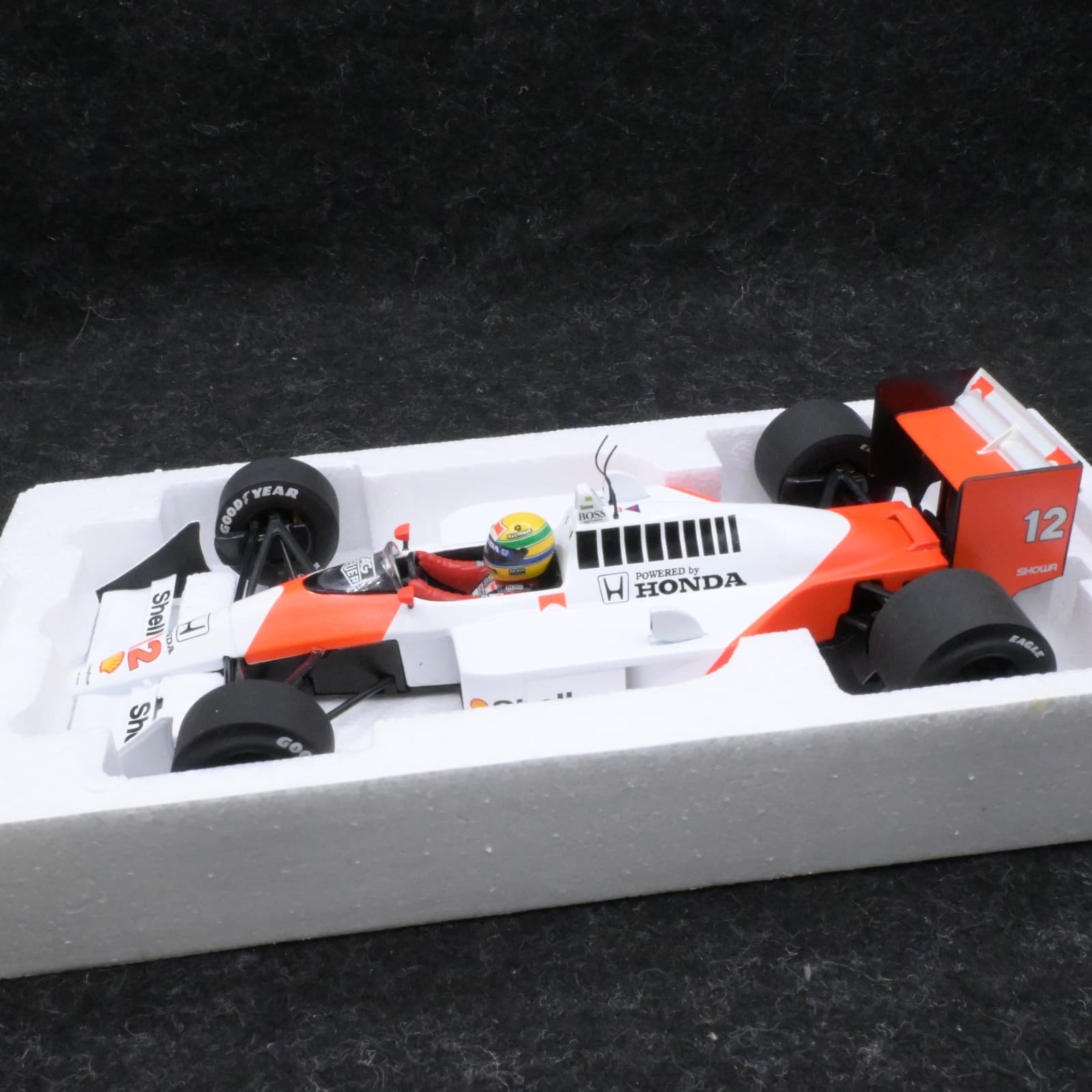 Minichamps Ayrton Senna MP4/4 #12 World Champion 1988 1/18 NIB - Thumbnail 12