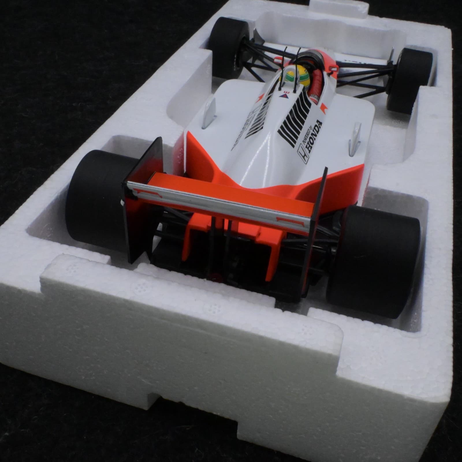 Minichamps Ayrton Senna MP4/4 #12 World Champion 1988 1/18 NIB - Thumbnail 16
