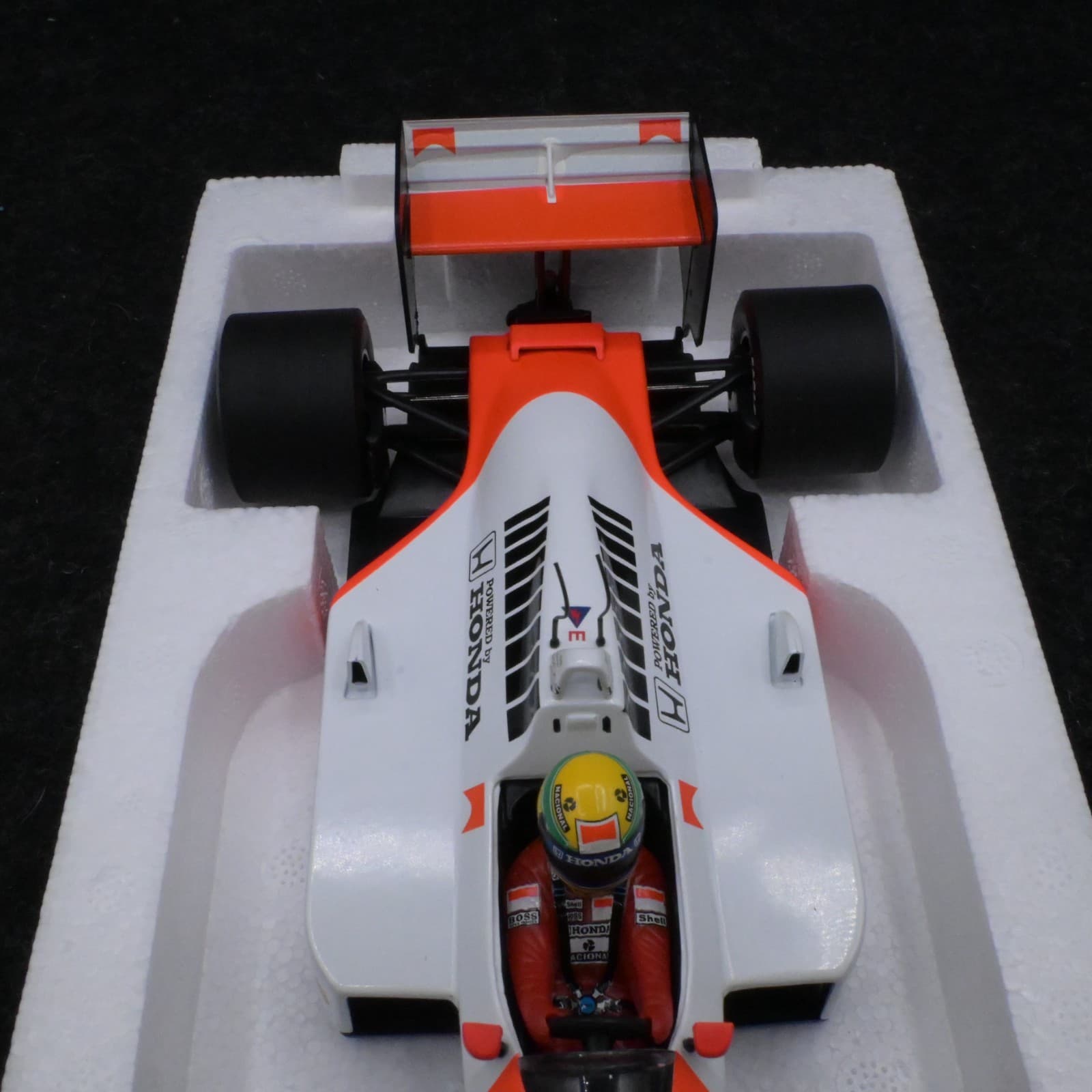 Minichamps Ayrton Senna MP4/4 #12 World Champion 1988 1/18 NIB - Thumbnail 14