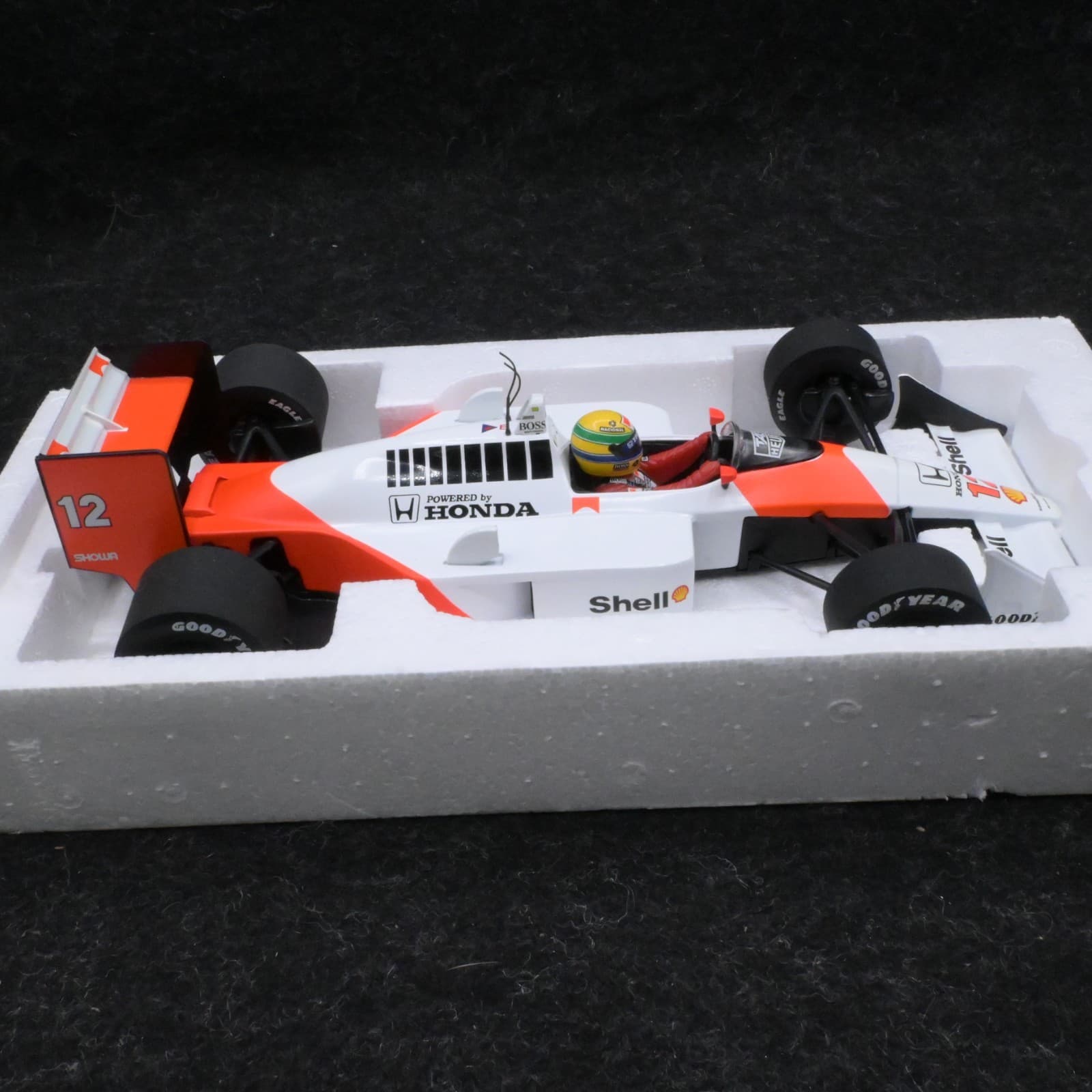 Minichamps Ayrton Senna MP4/4 #12 World Champion 1988 1/18 NIB - Thumbnail 15