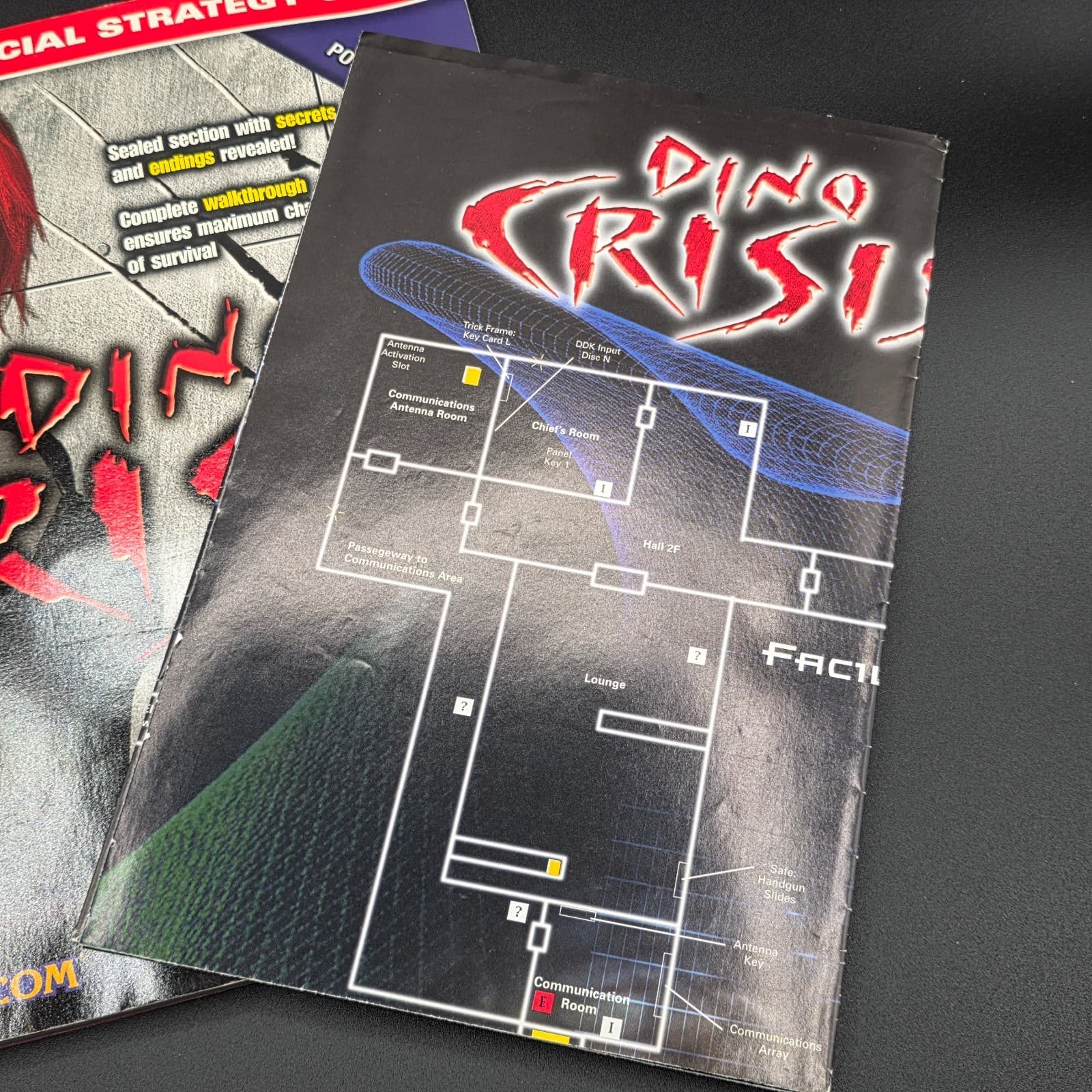 Dino Crisis : Prima's Official Strategy Guide Poster & Secret Intact - Thumbnail 2