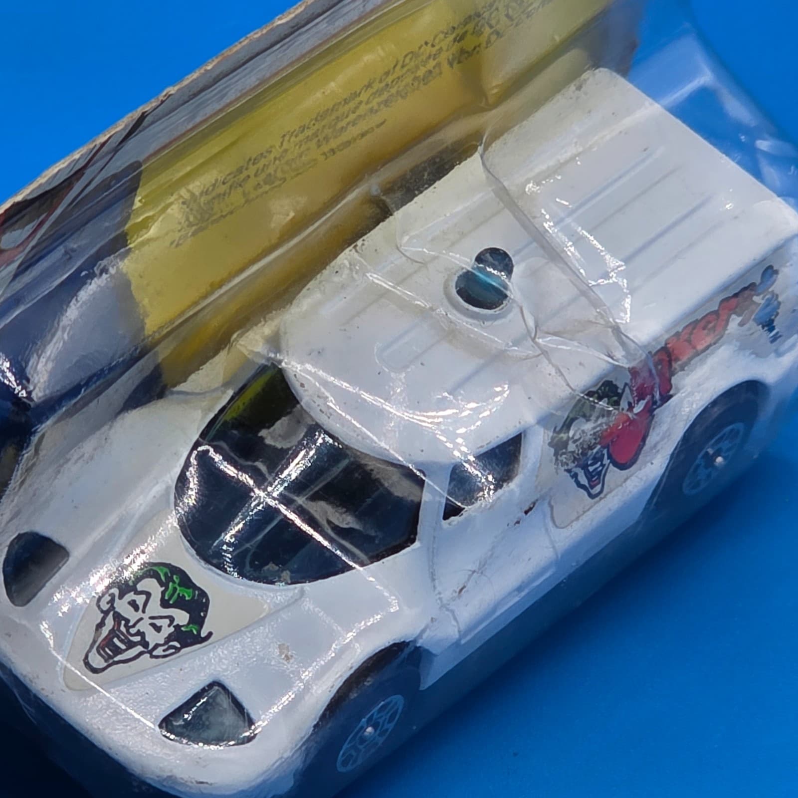 CORGI Juniors Batman JOKER Jokermobile Diecast Model Car & Repro 99 Blister Pack - Thumbnail 3