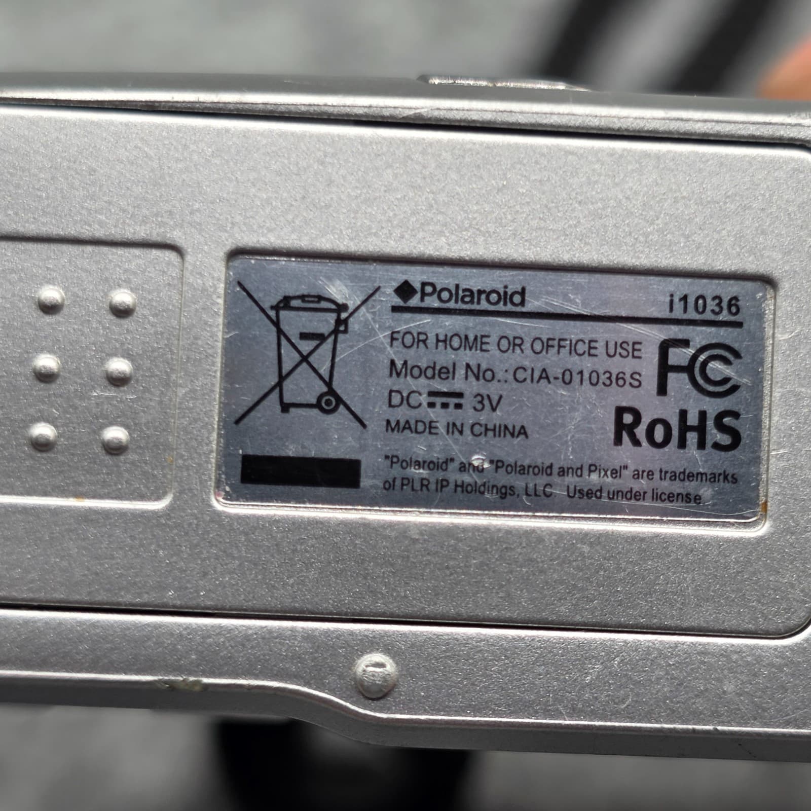 FOR PARTS OR REPAIR Polaroid i1036 10.0 Mega Pixel 3x Zoom SILVER Digital Camera - Thumbnail 2