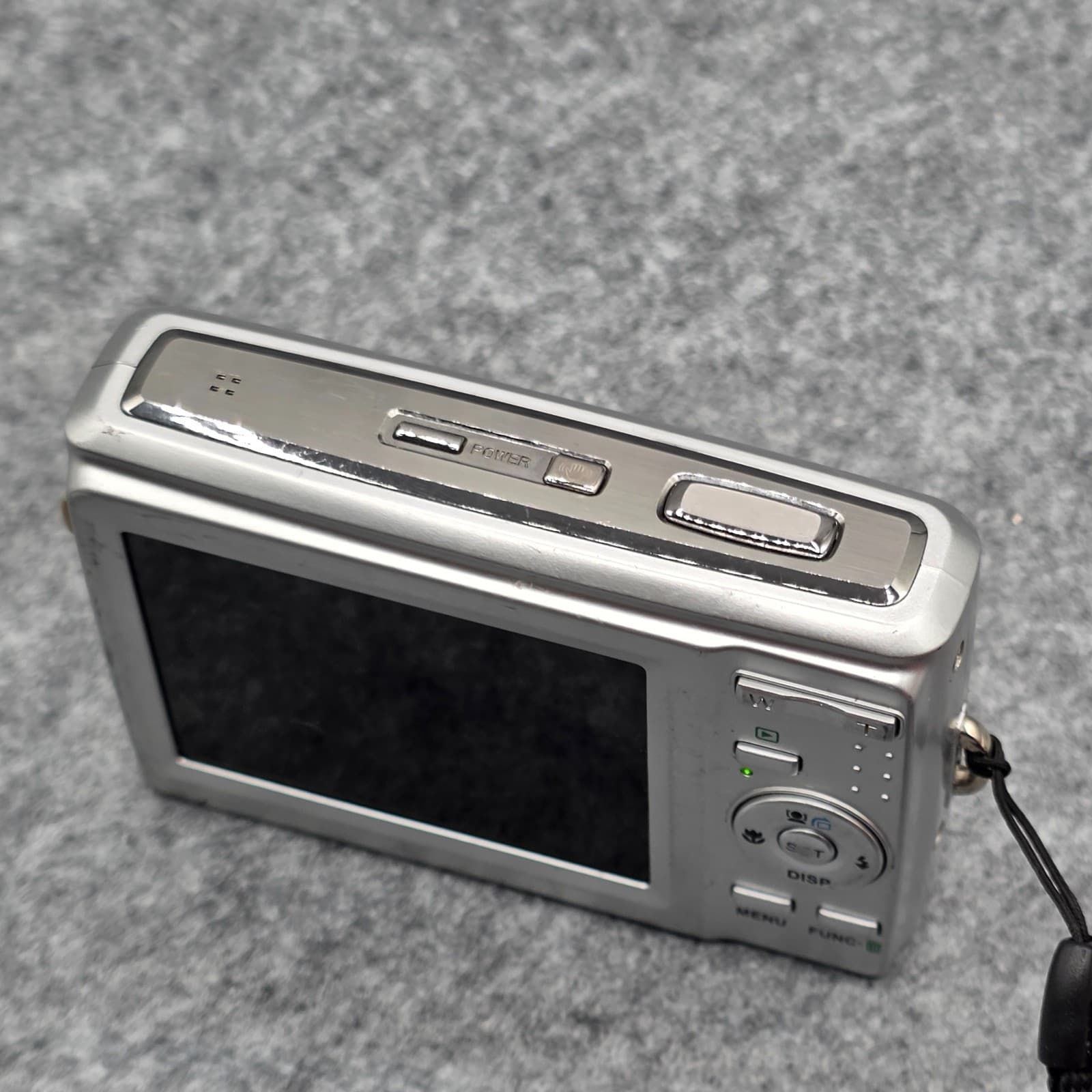 FOR PARTS OR REPAIR Polaroid i1036 10.0 Mega Pixel 3x Zoom SILVER Digital Camera - Thumbnail 8