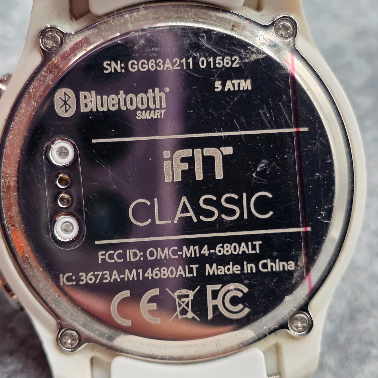 iFit Classic White Fitness Tracker Watch NO CHARGER - Thumbnail 3