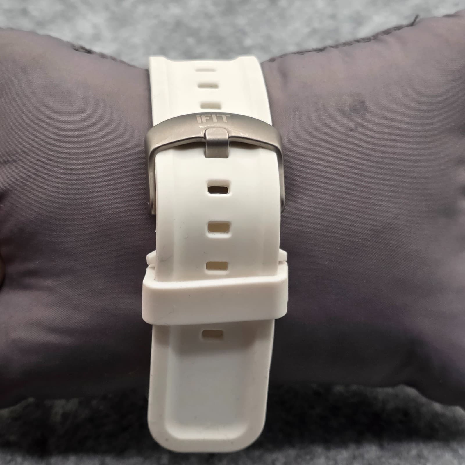 iFit Classic White Fitness Tracker Watch NO CHARGER - Thumbnail 4
