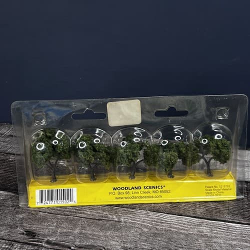 Woodland Scenics TR1502 1-1/4"-2" Medium Green Model Trees (Pack of 5) - Thumbnail 5