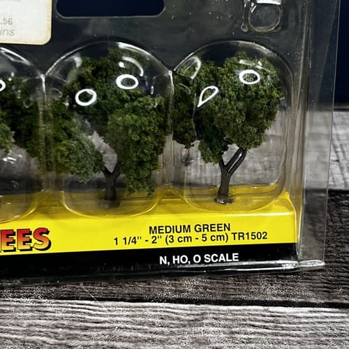 Woodland Scenics TR1502 1-1/4"-2" Medium Green Model Trees (Pack of 5) - Thumbnail 2