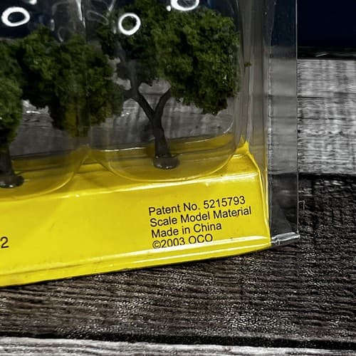Woodland Scenics TR1502 1-1/4"-2" Medium Green Model Trees (Pack of 5) - Thumbnail 6