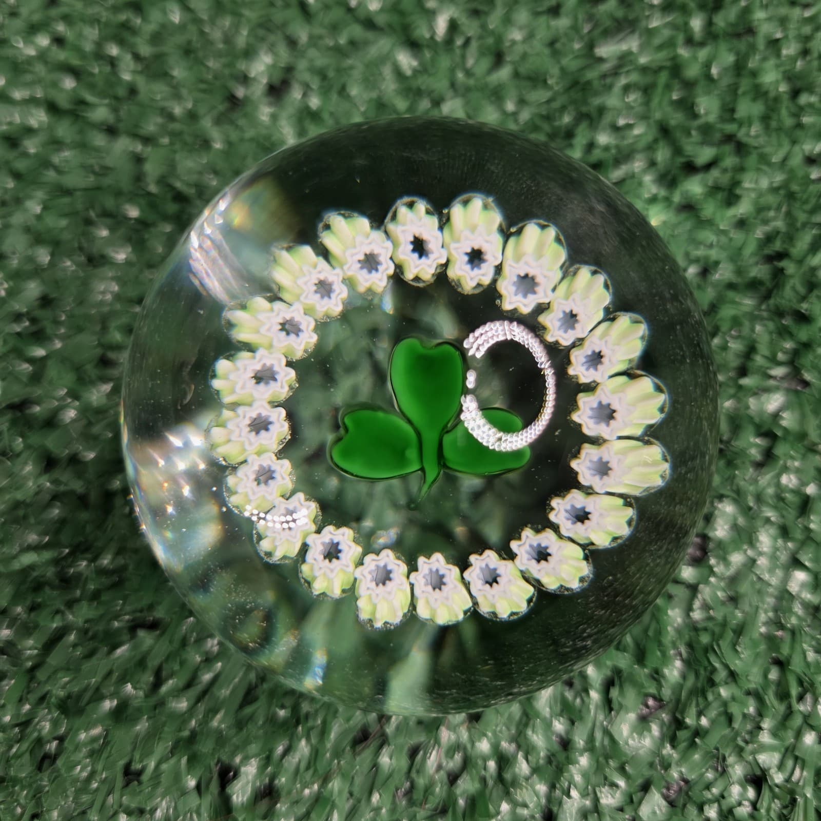 Vintage CAITHNESS Shamrock / Clover Art Glass Paperweight Signed 2" - Thumbnail 2