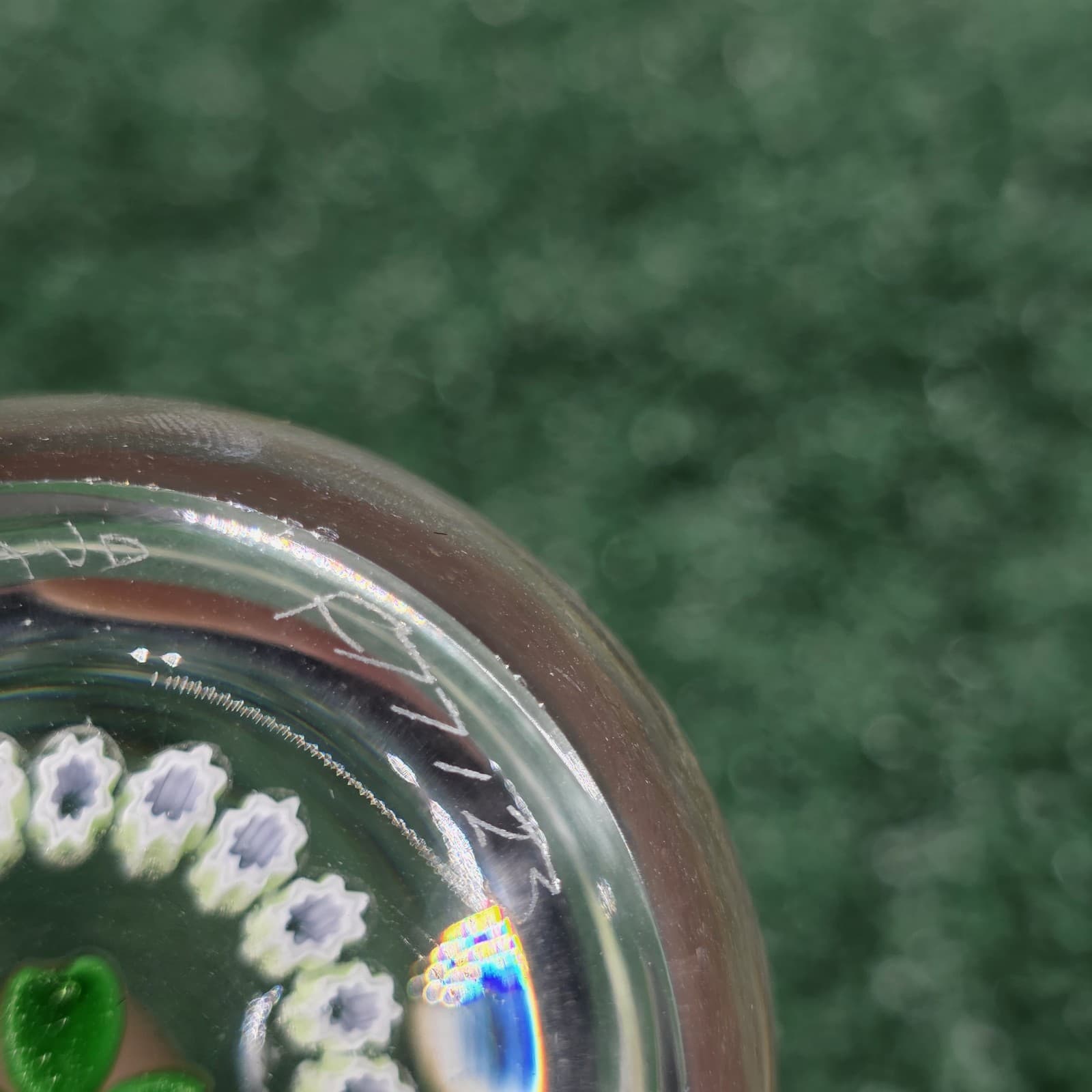 Vintage CAITHNESS Shamrock / Clover Art Glass Paperweight Signed 2" - Thumbnail 8