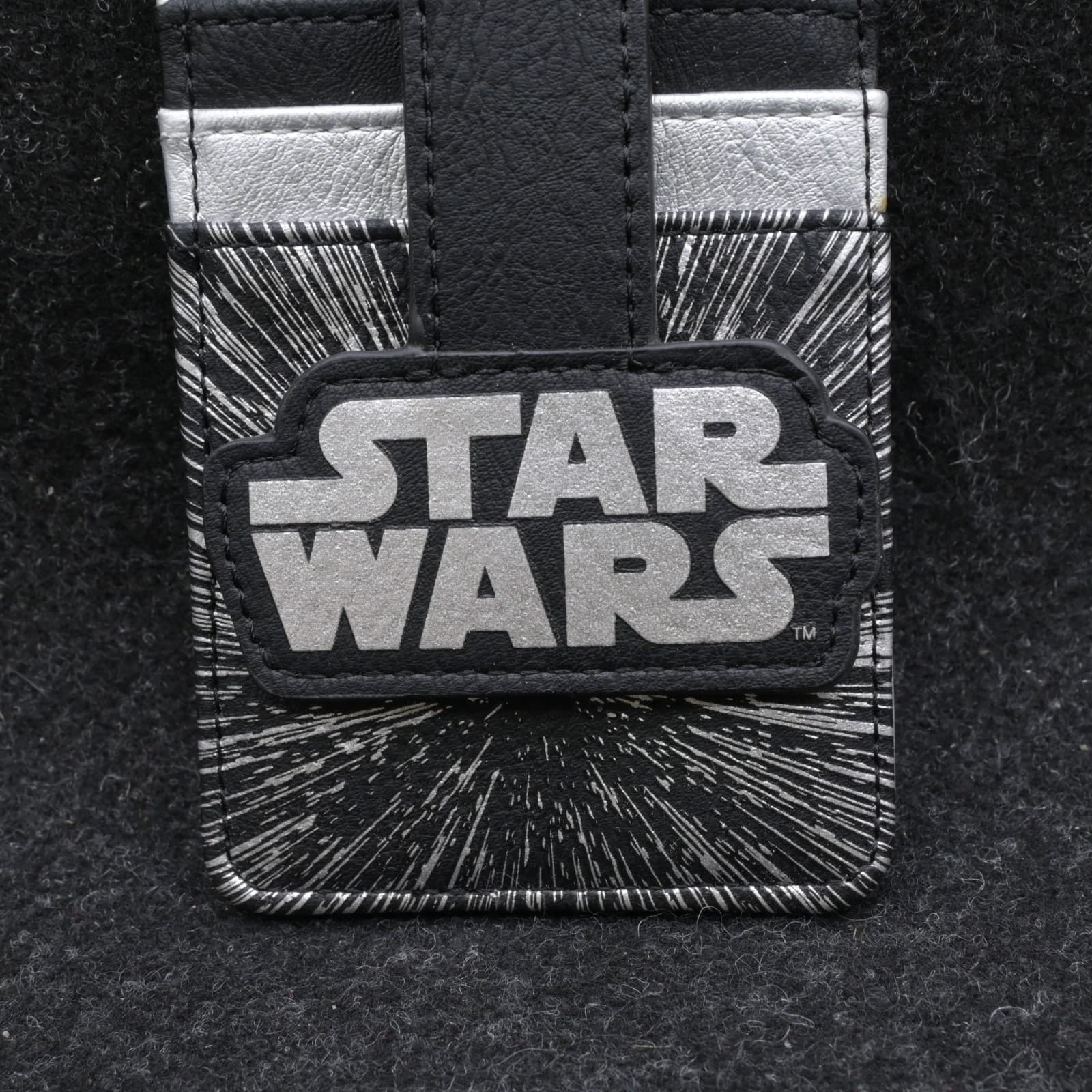 Stars Wars Credit Card ID Holder Disney Parks Wallet. 4 slots + ID Slot - Thumbnail 3
