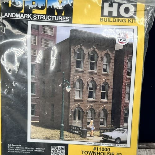 DPM Townhouse #2 Kit HO DPMWOO11000 by Woodland Scenics - Thumbnail 4