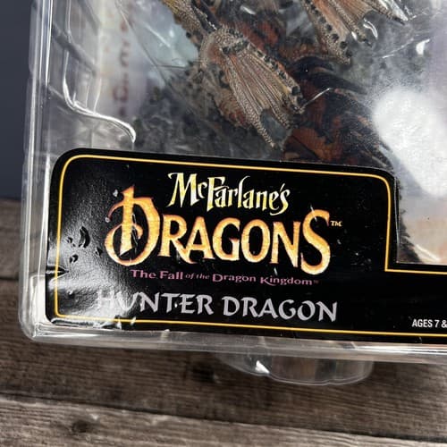 McFarlane's Dragons Fall of the Kingdom Hunter Dragon Action Figure 2007 - Thumbnail 2