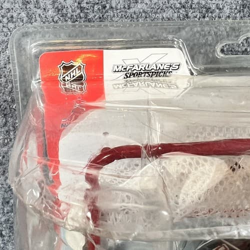2007 Roberto Luongo Blue Variant NHL McFarlane Series 15 DAMAGED PACKAGING - Thumbnail 2