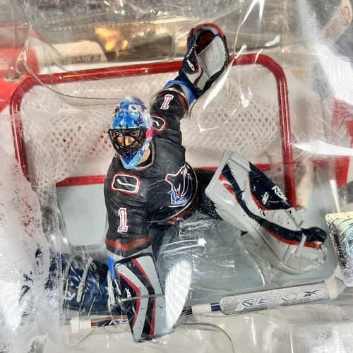 2007 Roberto Luongo Blue Variant NHL McFarlane Series 15 DAMAGED PACKAGING - Thumbnail 3