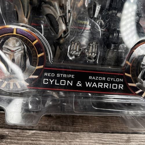 2010 Battle Star Galactica Red Stripe Cylon & Razor Cylon Warrior Diamond Toys - Thumbnail 2