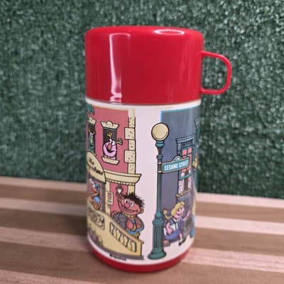 Vintage Sesame Street Red Aladdin Plastic Aladdin Lunchbox And Thermos - Thumbnail 3