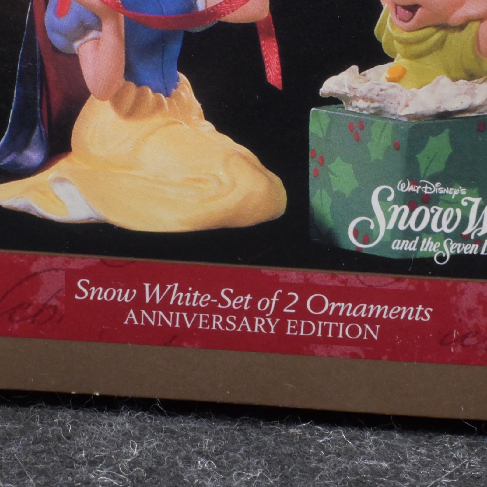 HALLMARK KEEPSAKE ORNAMENT DISNEY SNOW WHITE SET OF TWO IN BOX HAPPY DWARF - Thumbnail 2