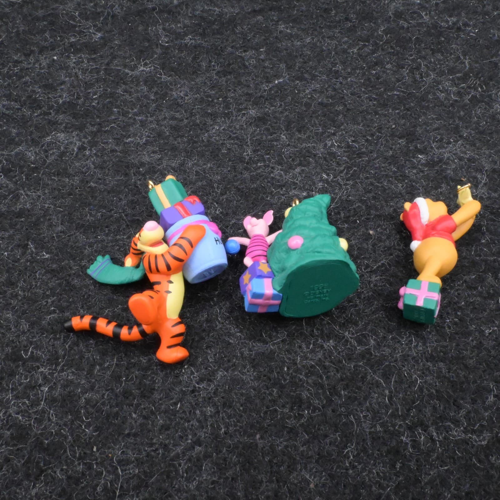 1998 Hallmark Miniature Tree Trimmin' Time Disney Winnie The Pooh Tigger Piglet - Thumbnail 2